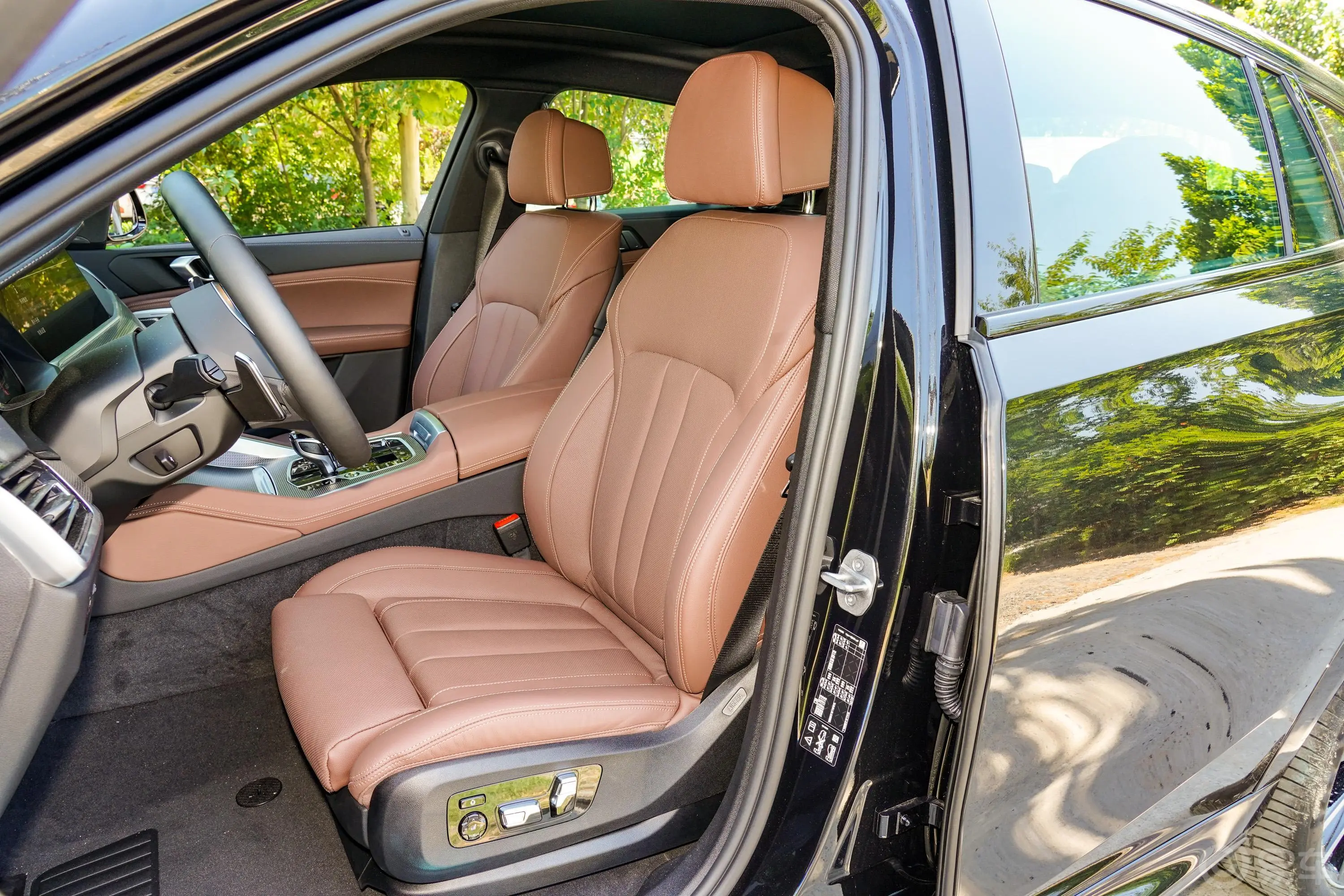 宝马X6改款二 xDrive40i 尊享型 M运动套装驾驶员座椅