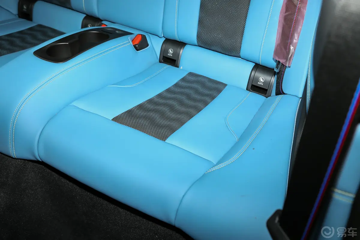 宝马M450周年版 M4 敞篷轿跑车 M xDrive儿童座椅接口