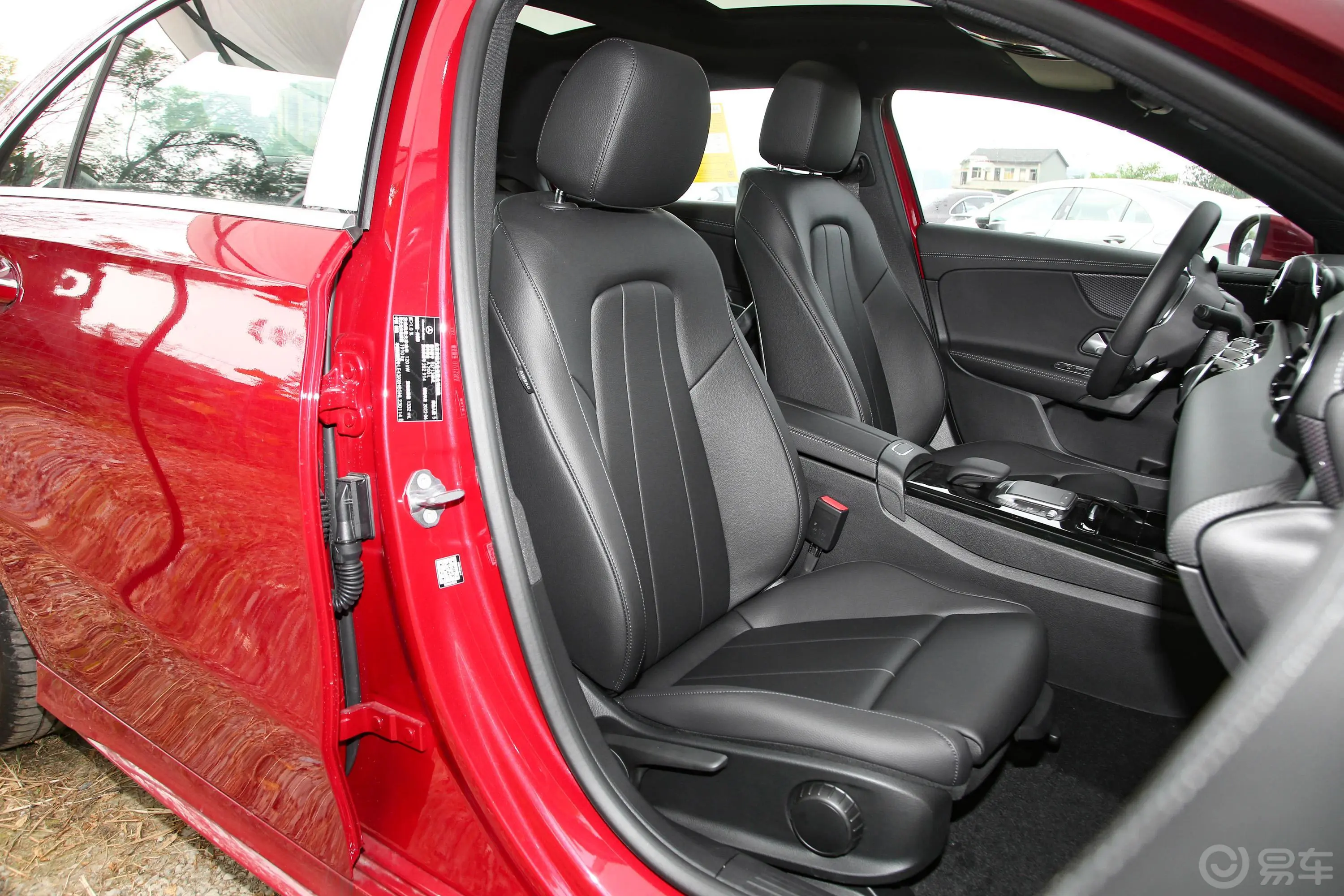 奔驰A级改款 A 200 L 运动轿车动感型副驾驶座椅