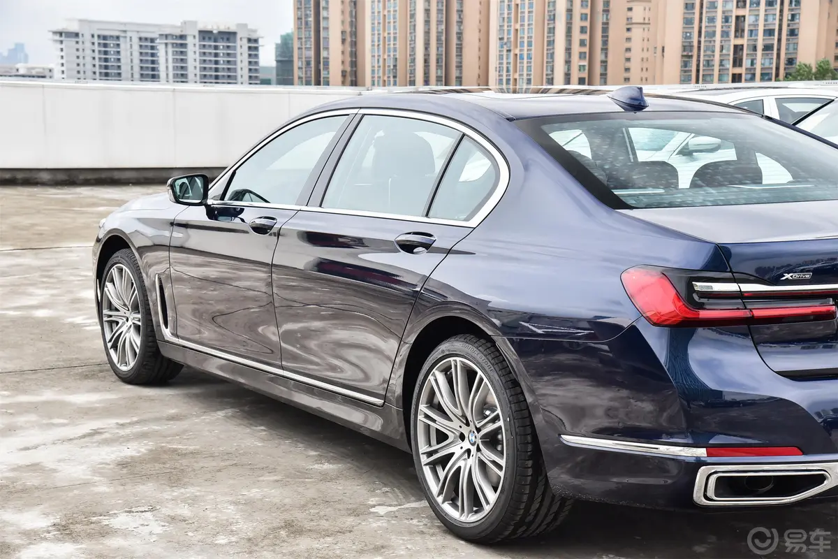 宝马7系740Li xDrive 行政型 豪华套装外观