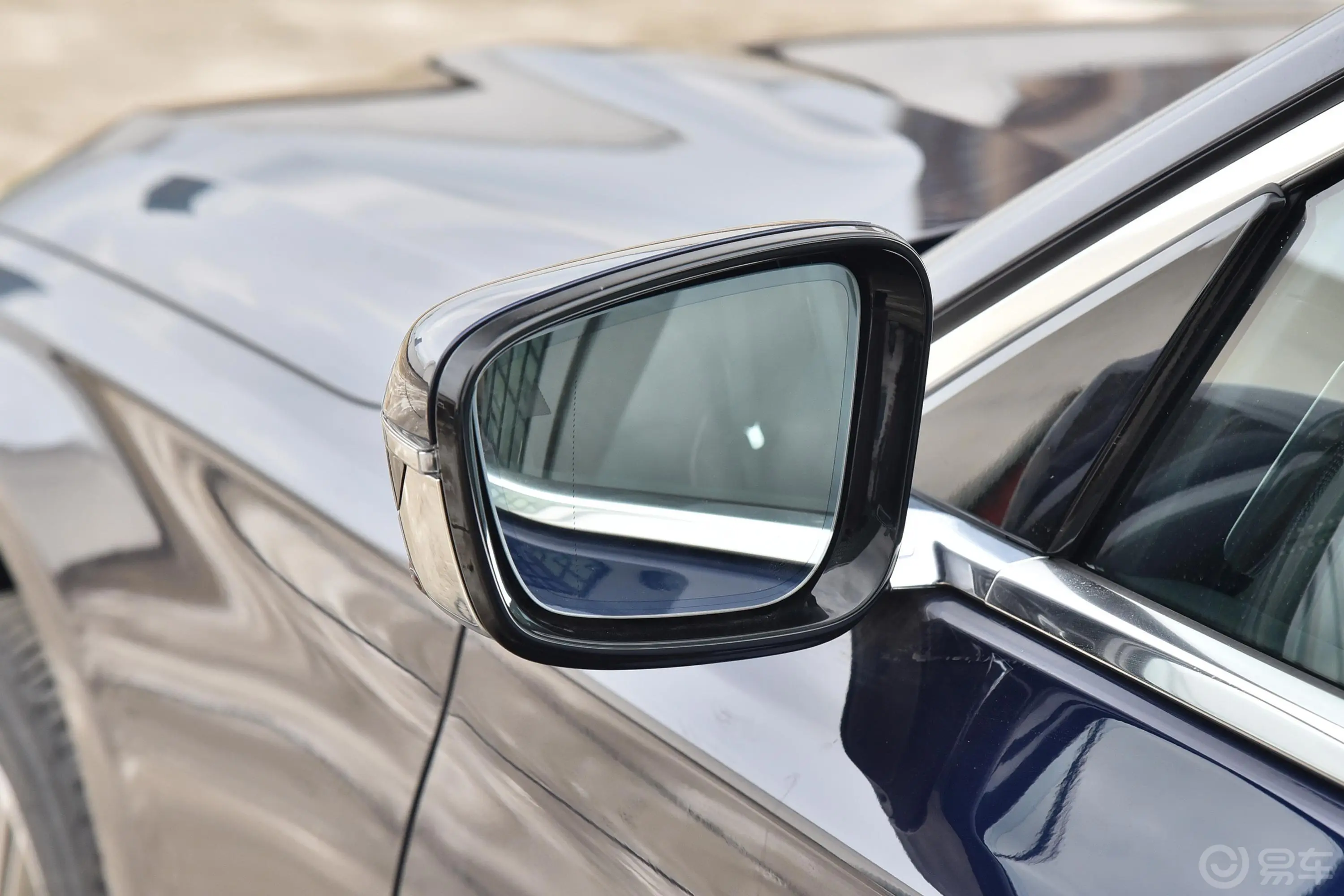 宝马7系740Li xDrive 行政型 豪华套装后视镜镜面