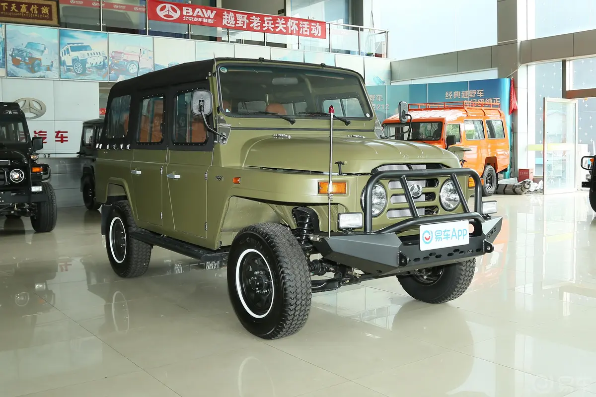 2122.0L 战友1951发动机舱盖内侧