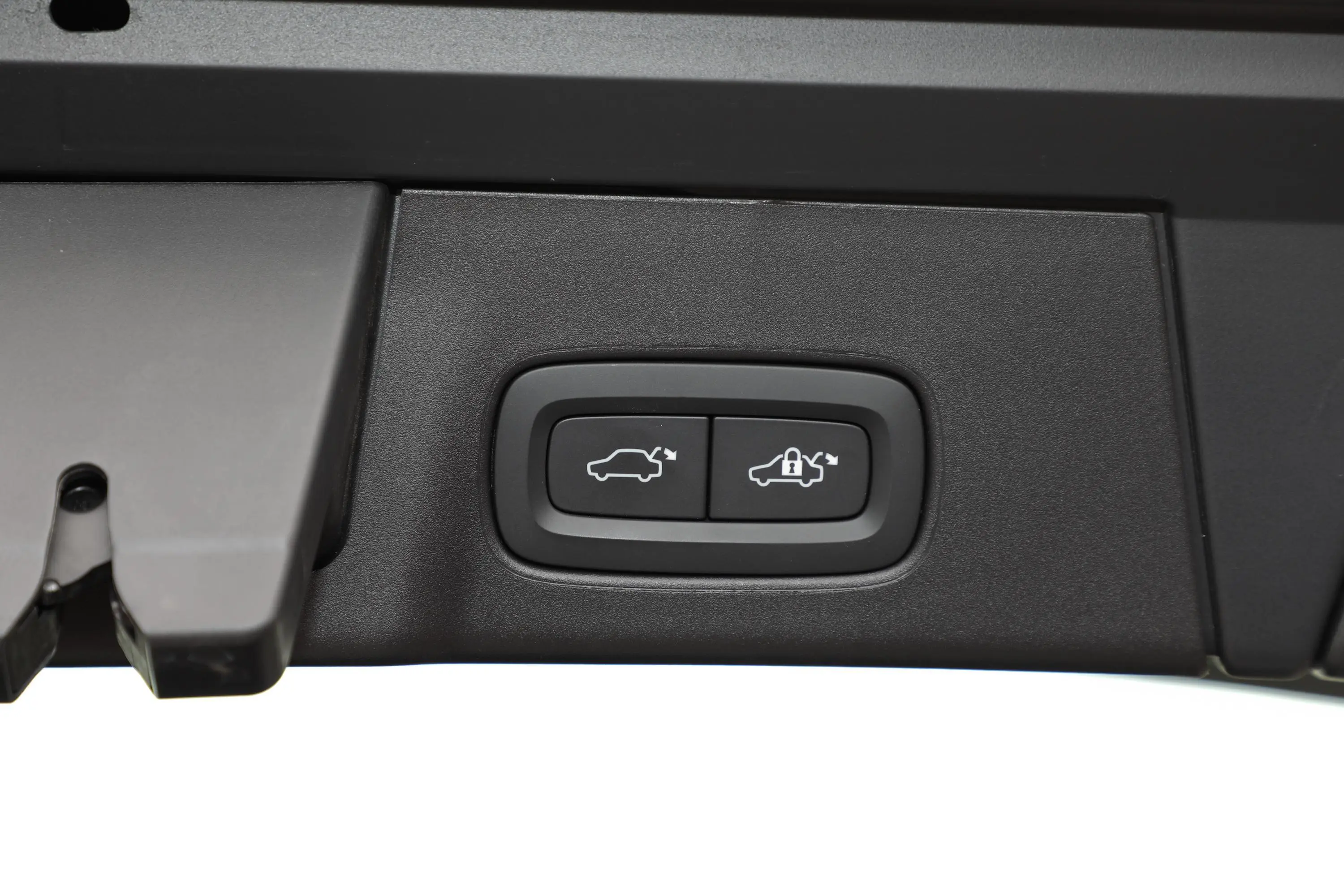 沃尔沃V90Cross Country B5 智尊版电动尾门按键（手动扶手）