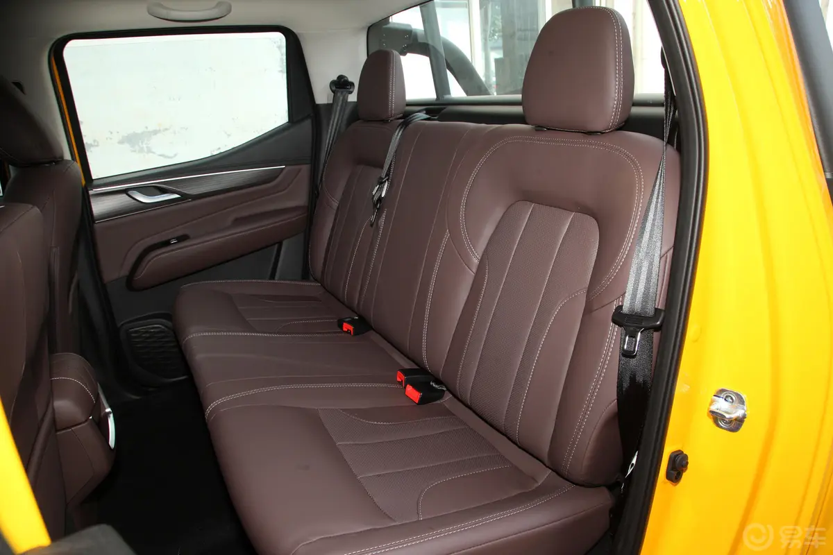 锐骐72.0T 自动两驱标准货箱标准型 汽油后排座椅