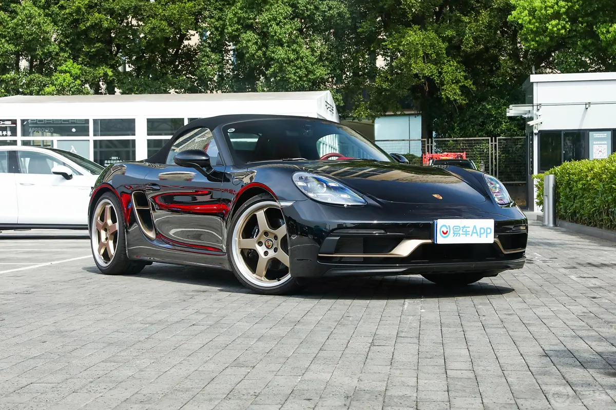 保时捷718Boxster 2.5T 25周年纪念版车辆信息铭牌