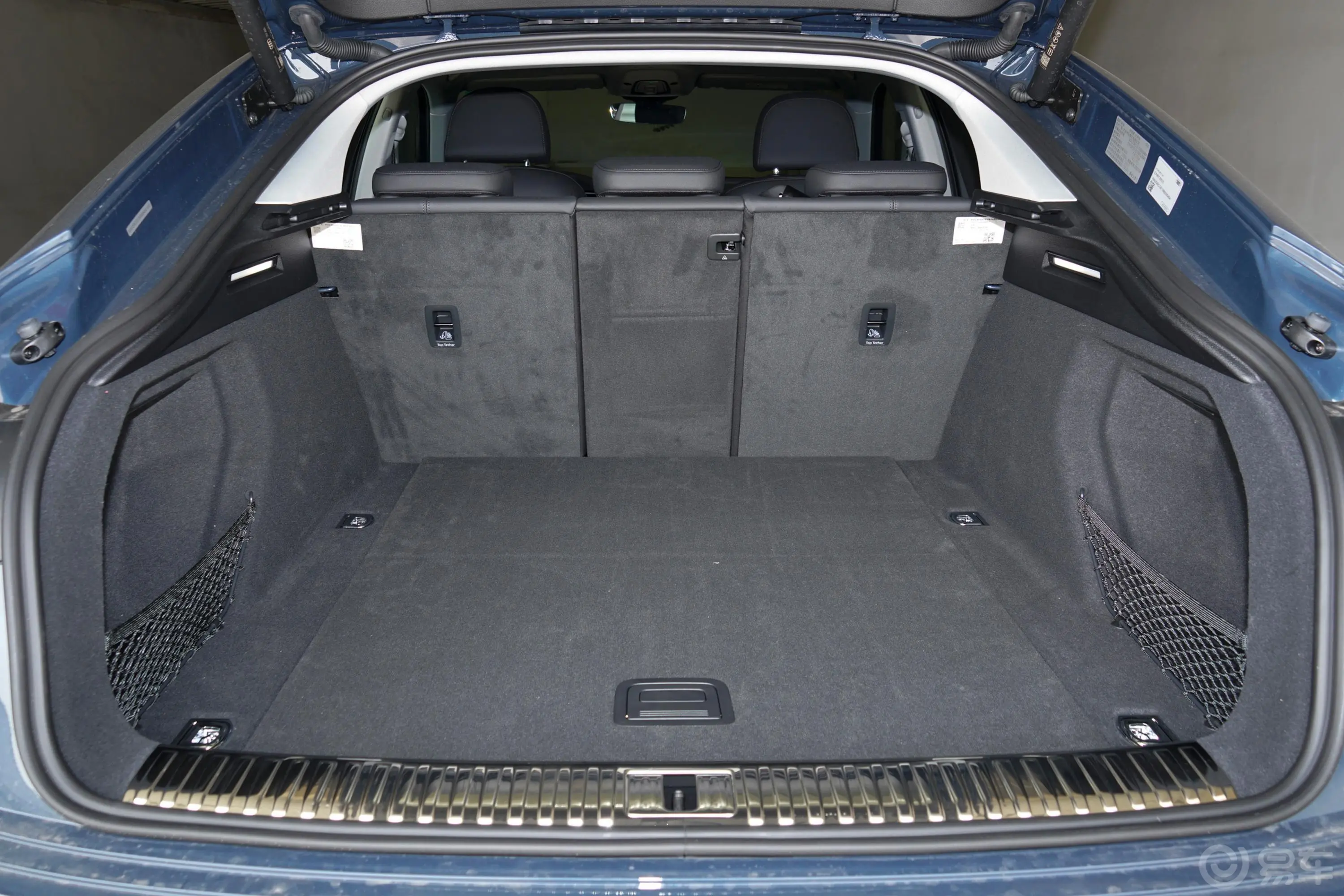 奥迪e-tron(进口)Sportback 55 quattro 豪华型后备厢空间特写