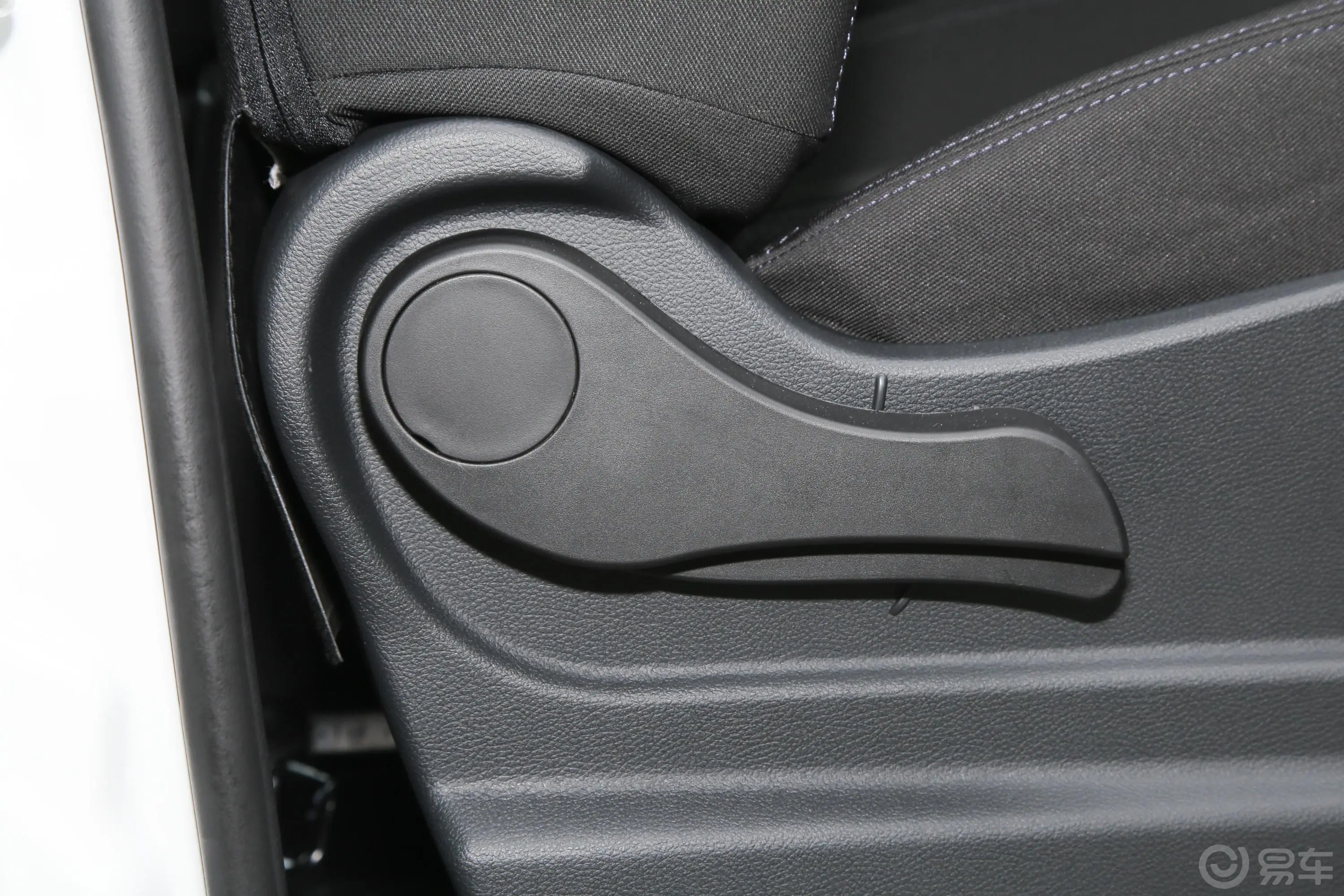 菱智M5 EV普通版 401km 基本型 9座副驾座椅调节