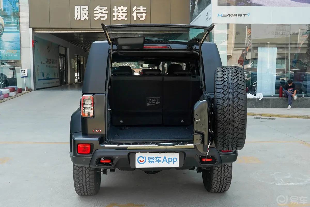 北京BJ40刀锋英雄版 2.0T 自动四驱侠客版 柴油后备厢