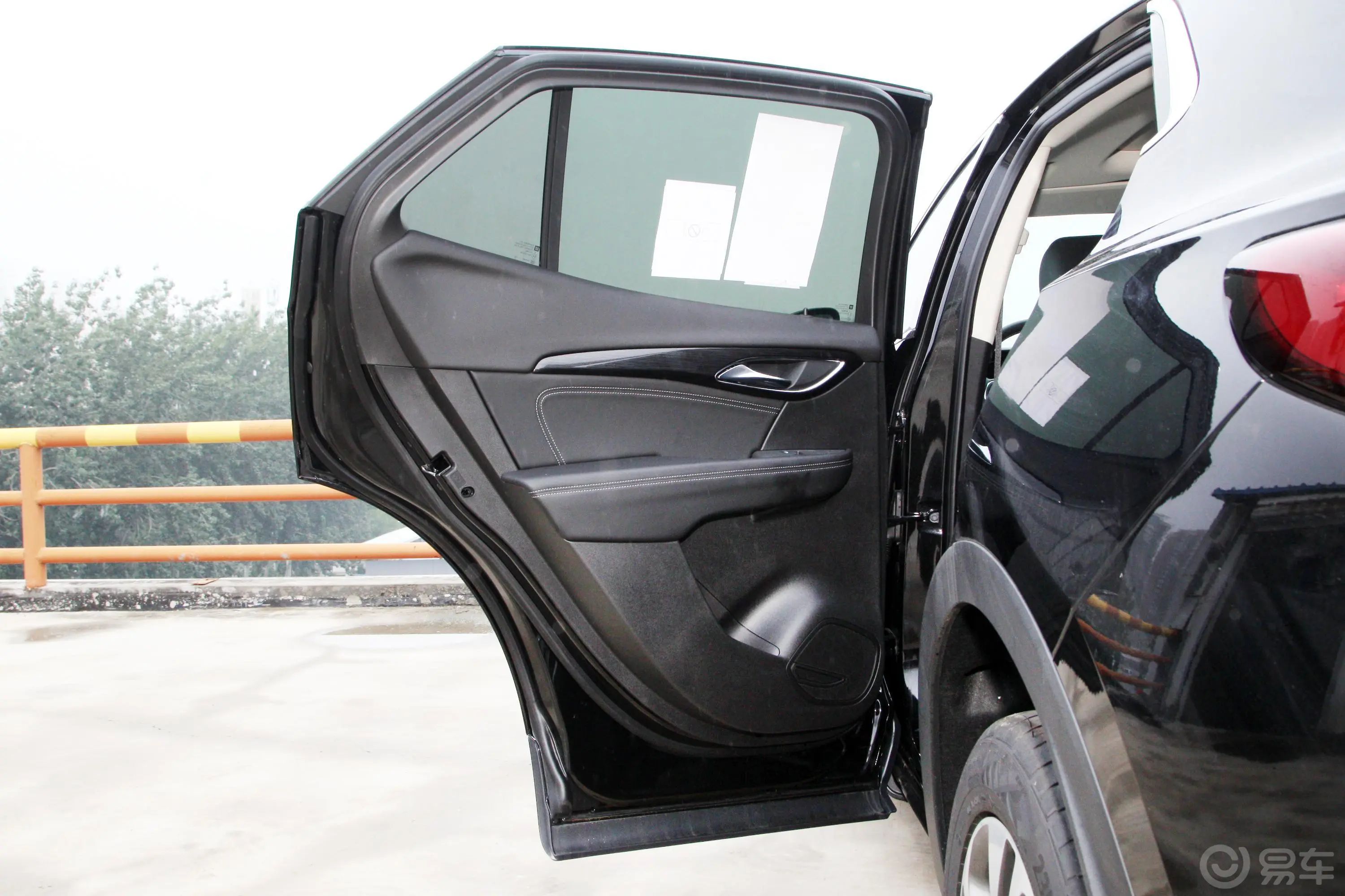 昂科威改款 昂科威S 652T 两驱豪华型驾驶员侧后车门