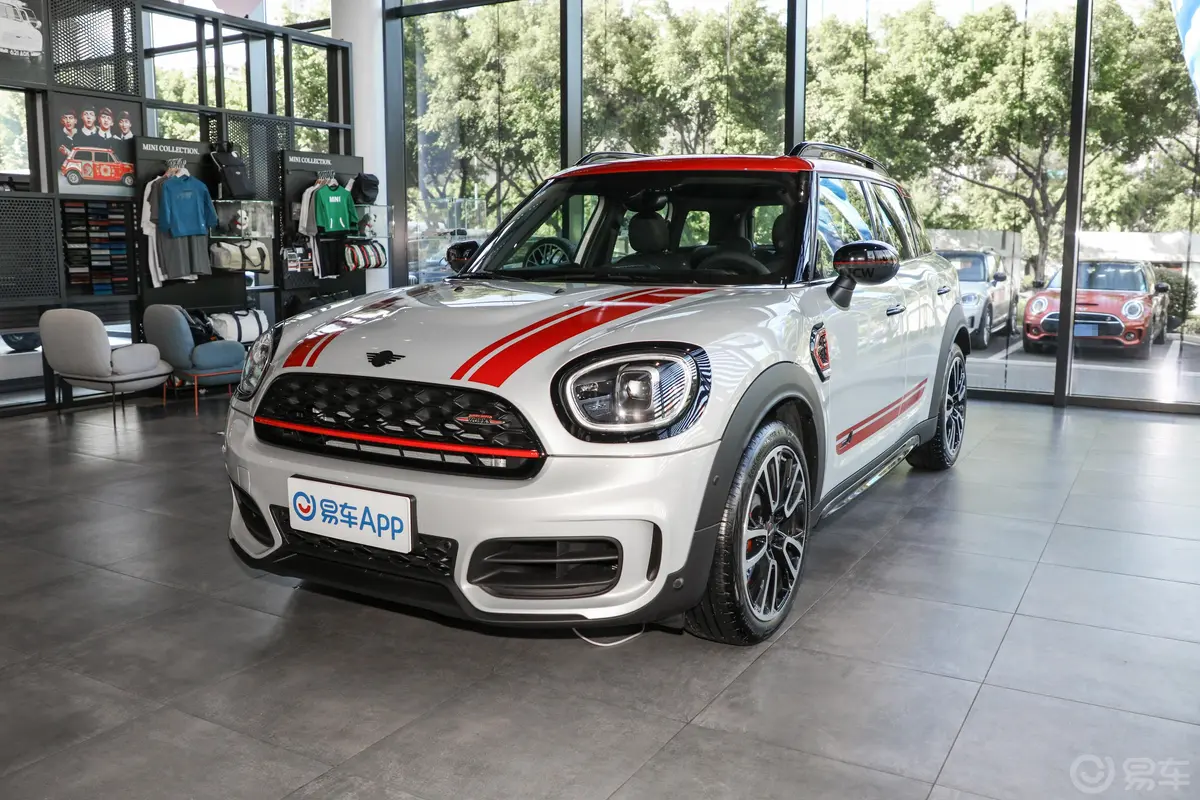 MINI JCW COUNTRYMAN2.0T JOHN COOPER WORKS侧前45度车头向左水平