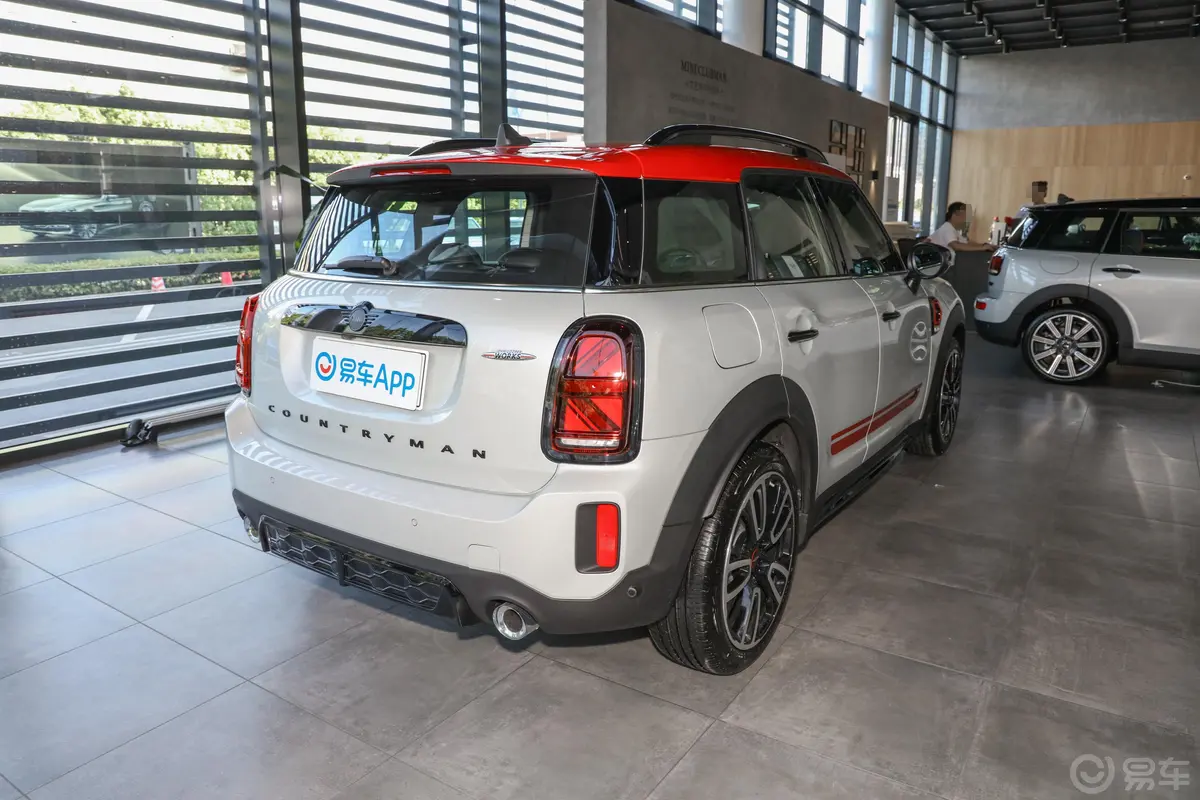 MINI JCW COUNTRYMAN2.0T JOHN COOPER WORKS侧后45度车头向右水平