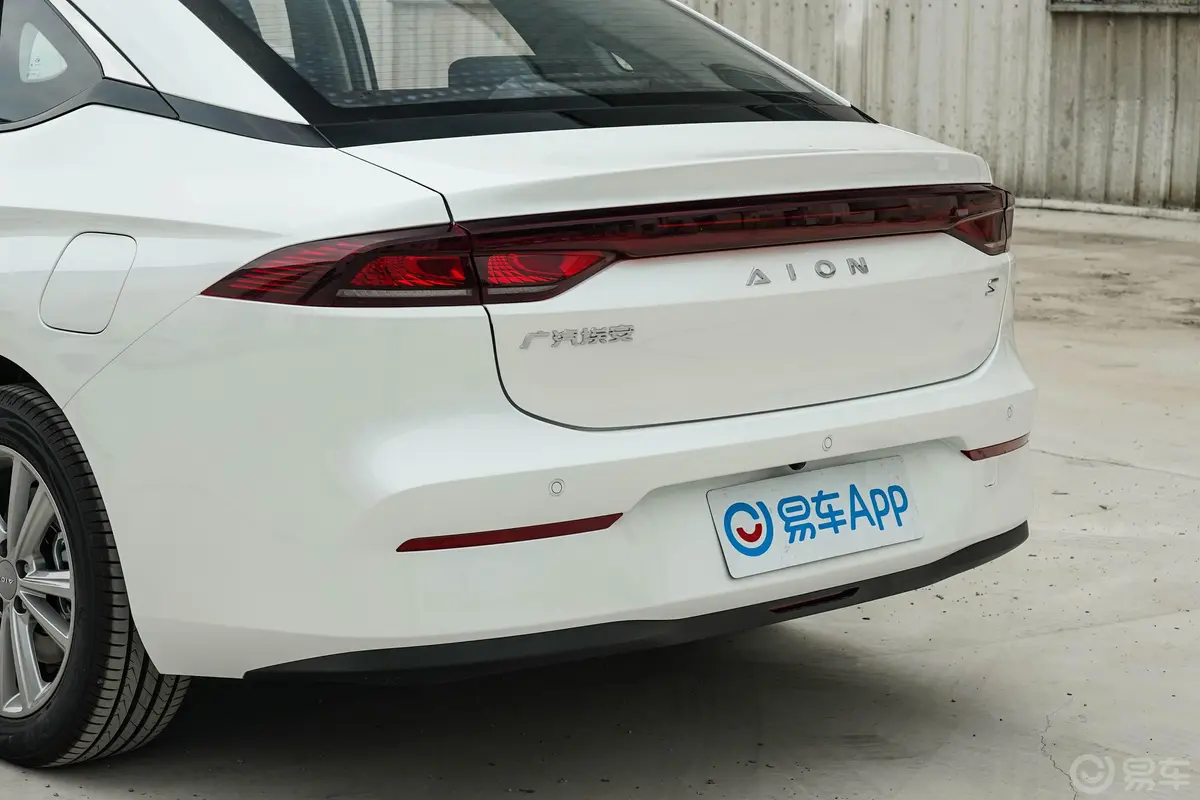 AION S460km 魅580 Pio 60kWh车后雷达