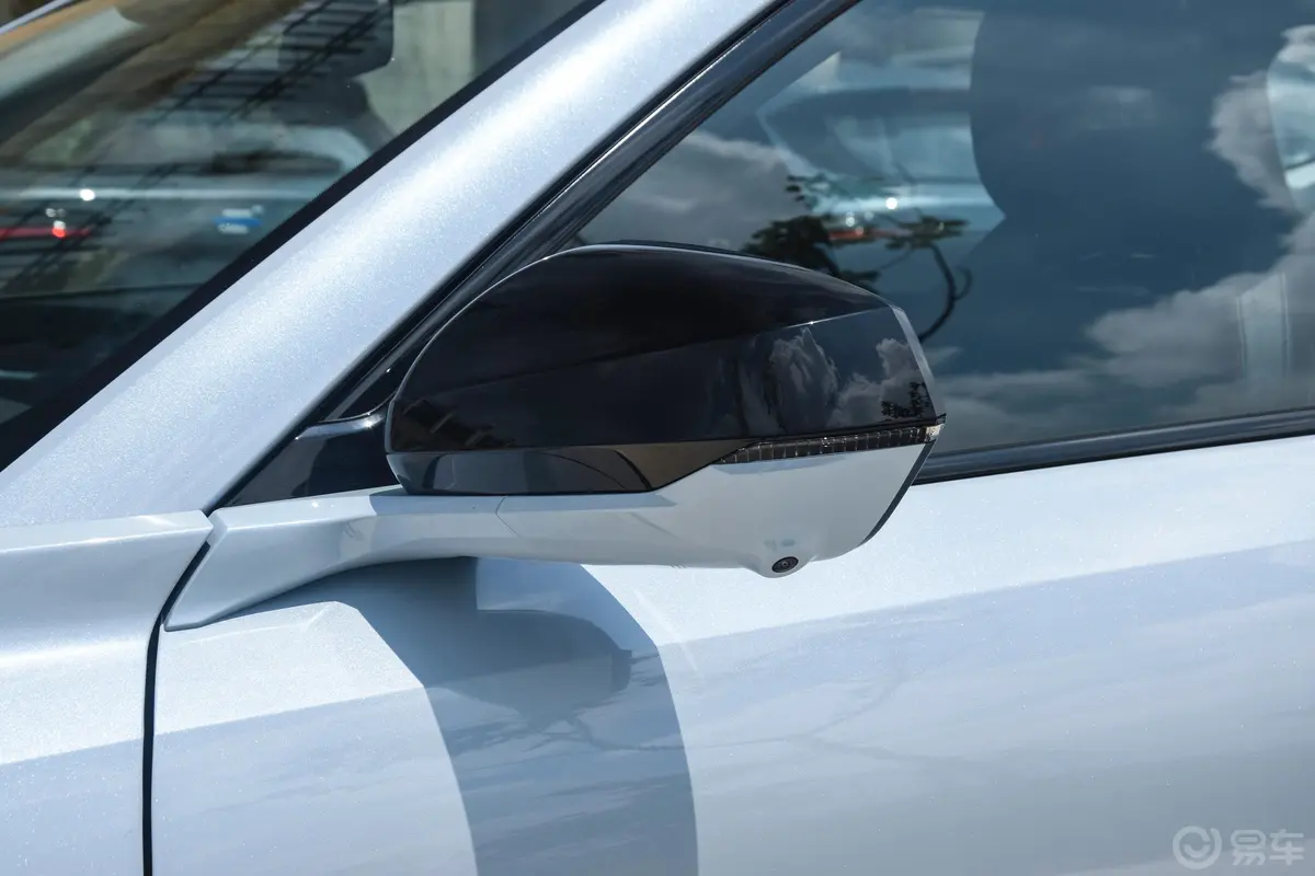 长安欧尚Z61.5T 双离合智尊型主驾驶后视镜背面