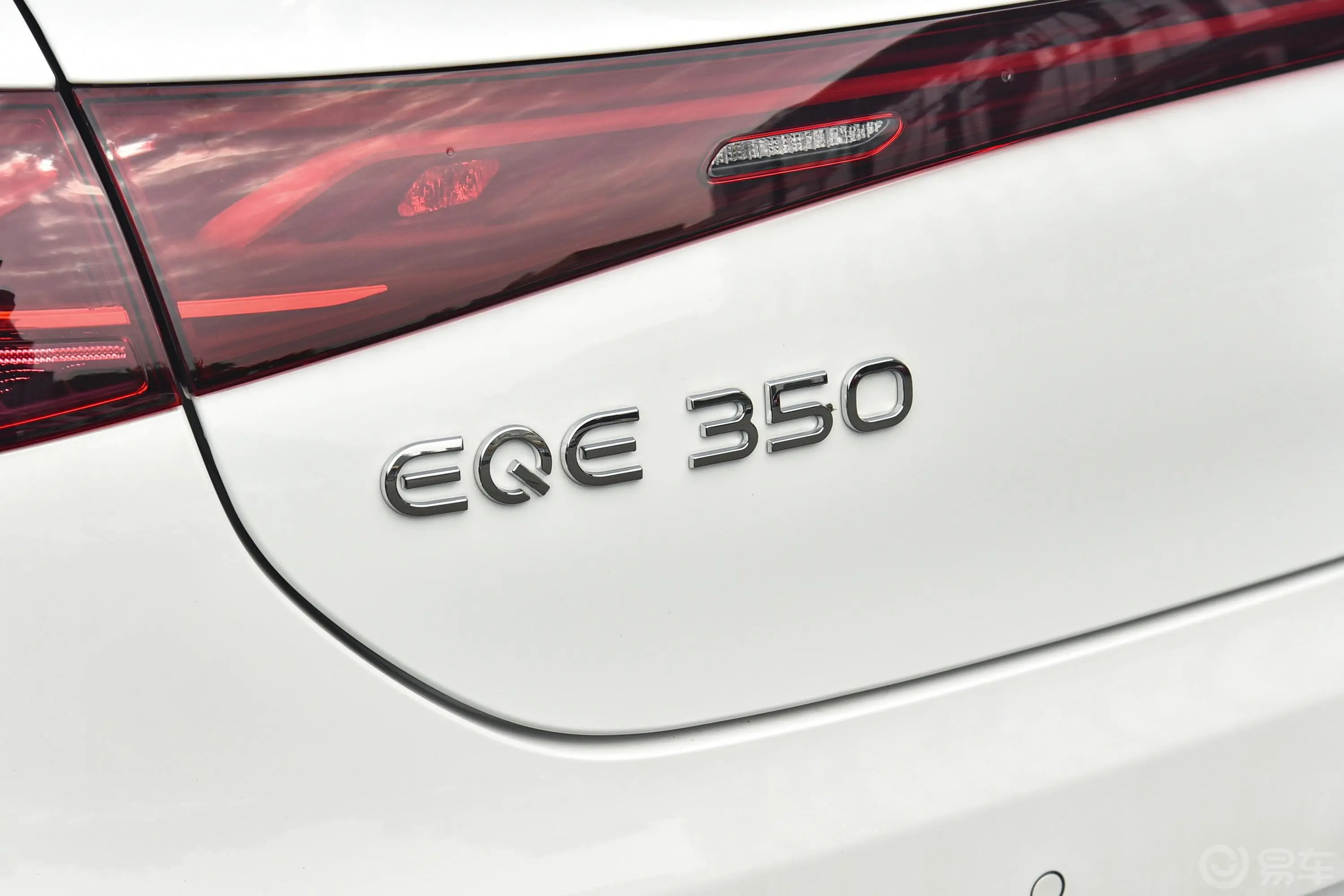 奔驰EQEEQE 350 先型特别版外观细节
