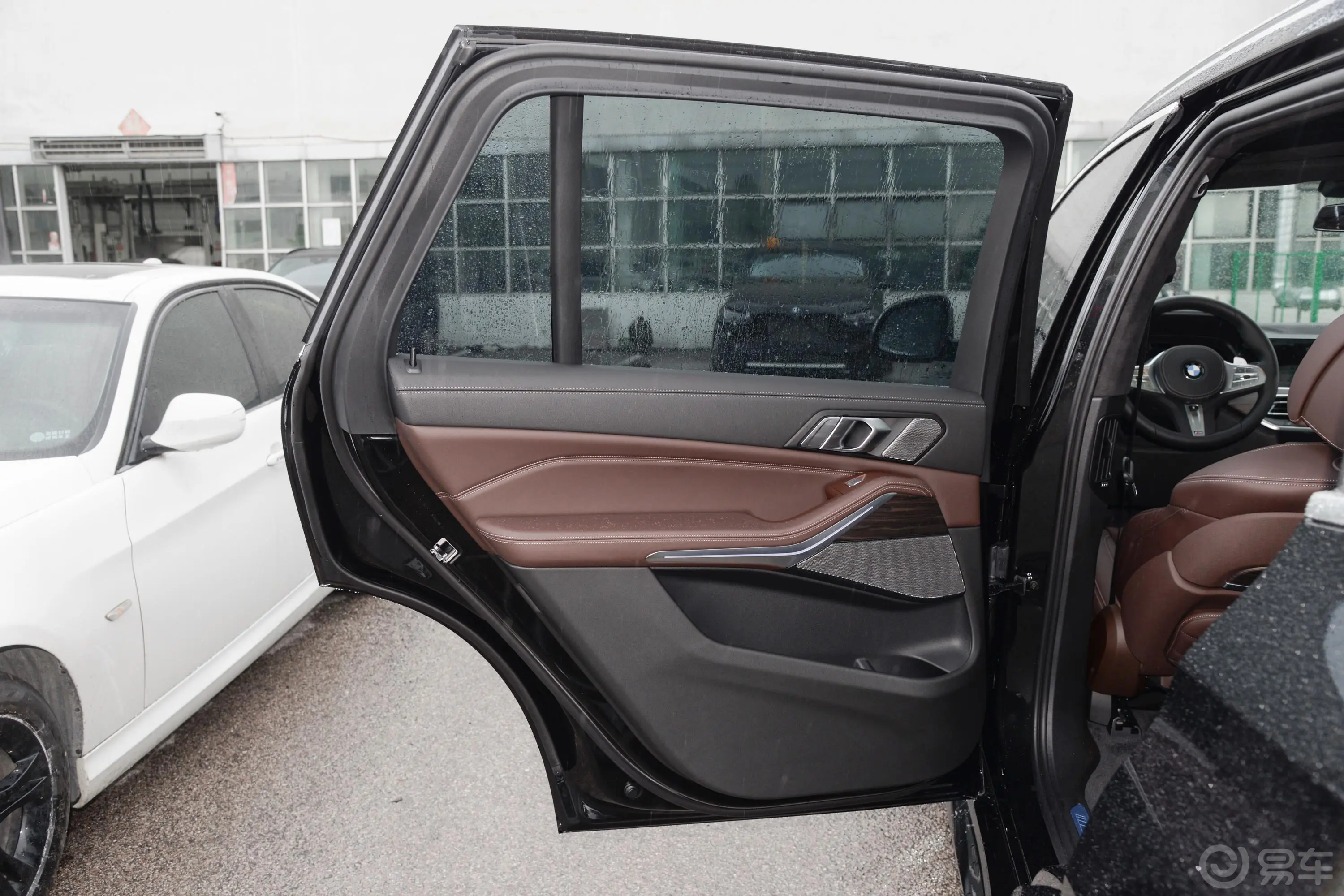 宝马X5改款 xDrive40Li 尊享型M运动套装驾驶员侧后车门