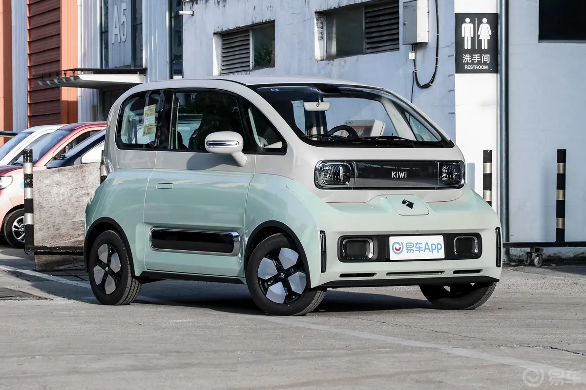 宝骏KiWi EV305km 智潮版 三元锂后悬挂整体