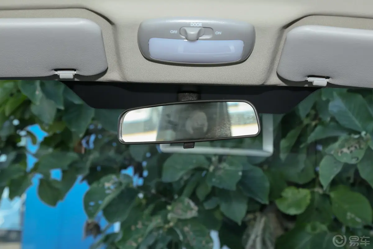 风景G7商运版 2.4L 短轴低顶明窗 10座 汽油内后视镜