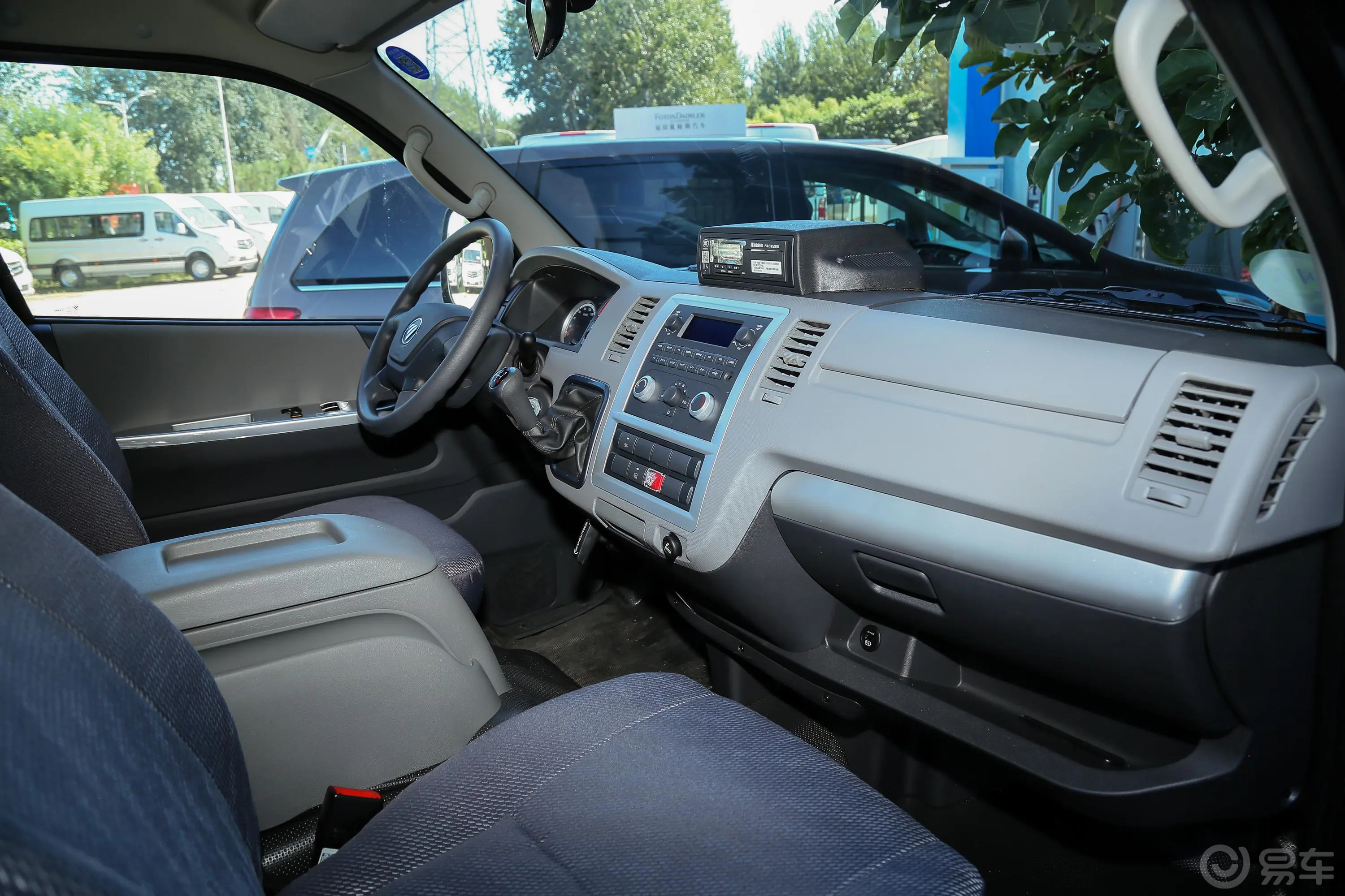 风景G7商运版 2.4L 短轴低顶明窗 10座 汽油内饰全景副驾驶员方向