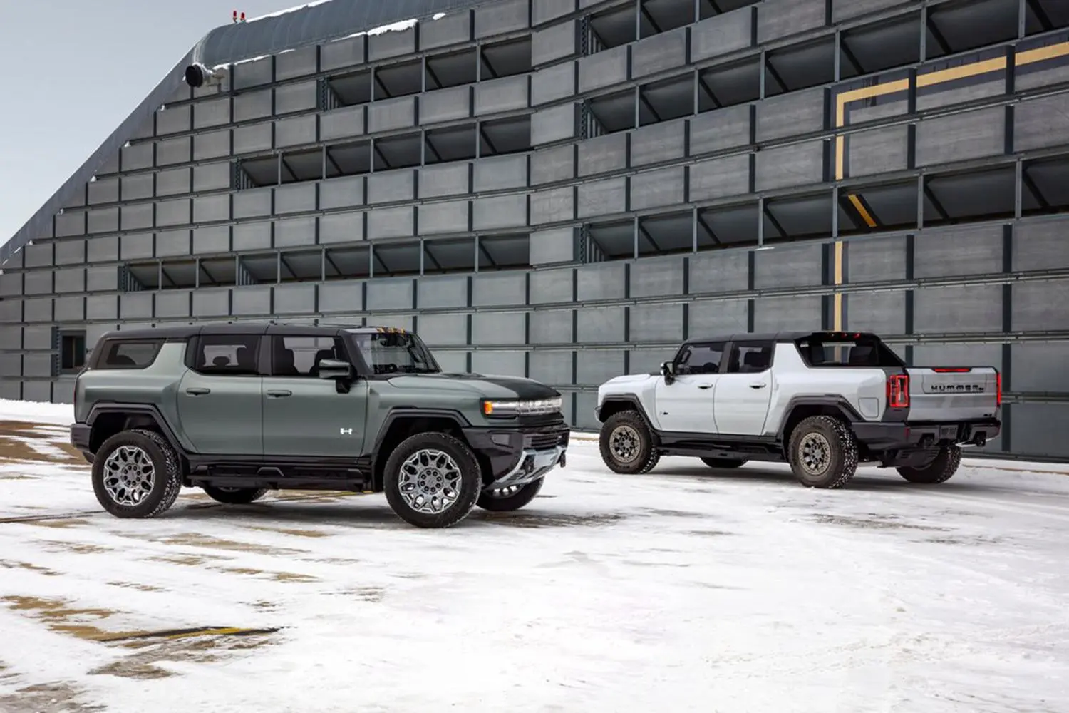 HUMMER EV SUV