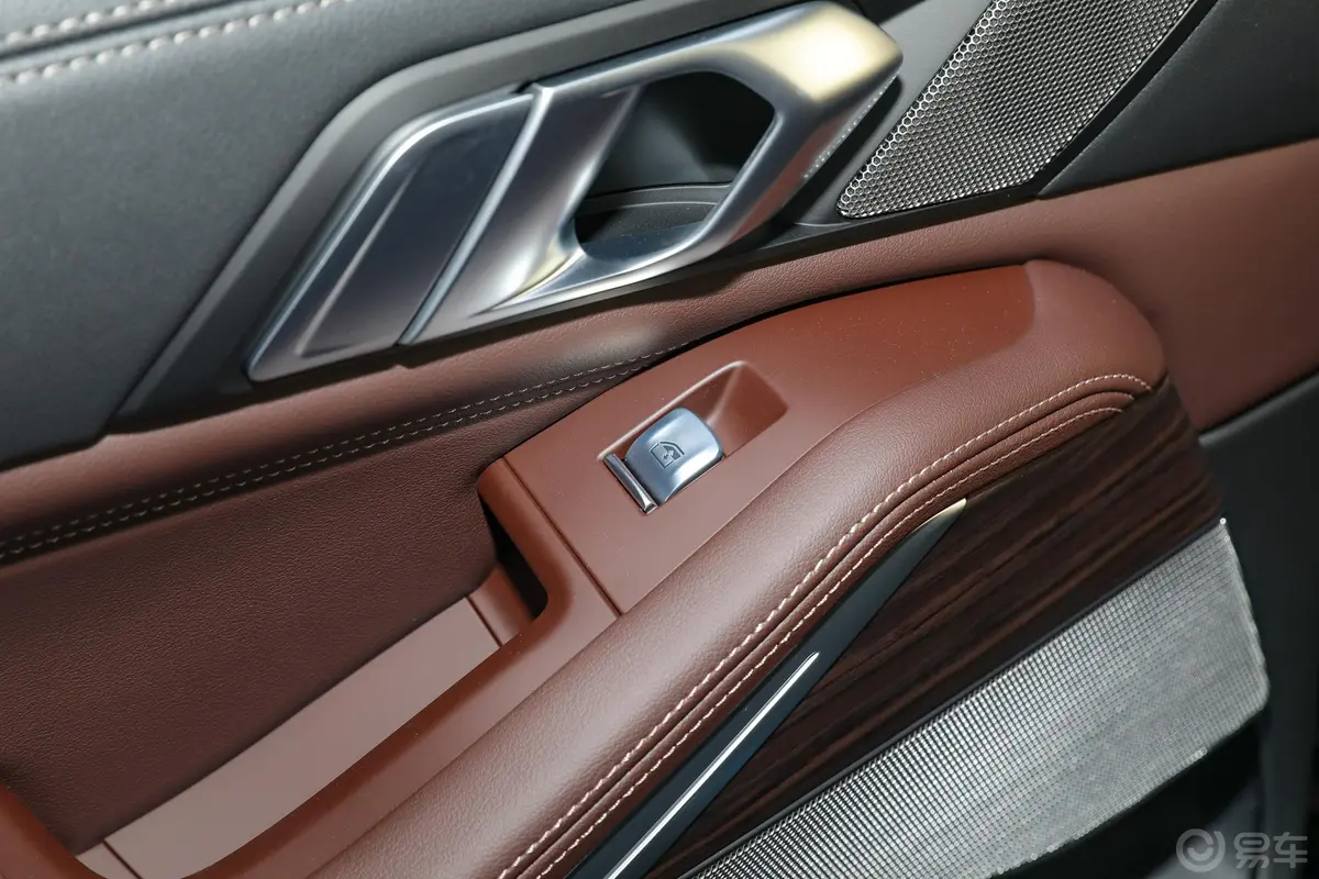 宝马X5改款 xDrive40Li M运动套装后车窗调节