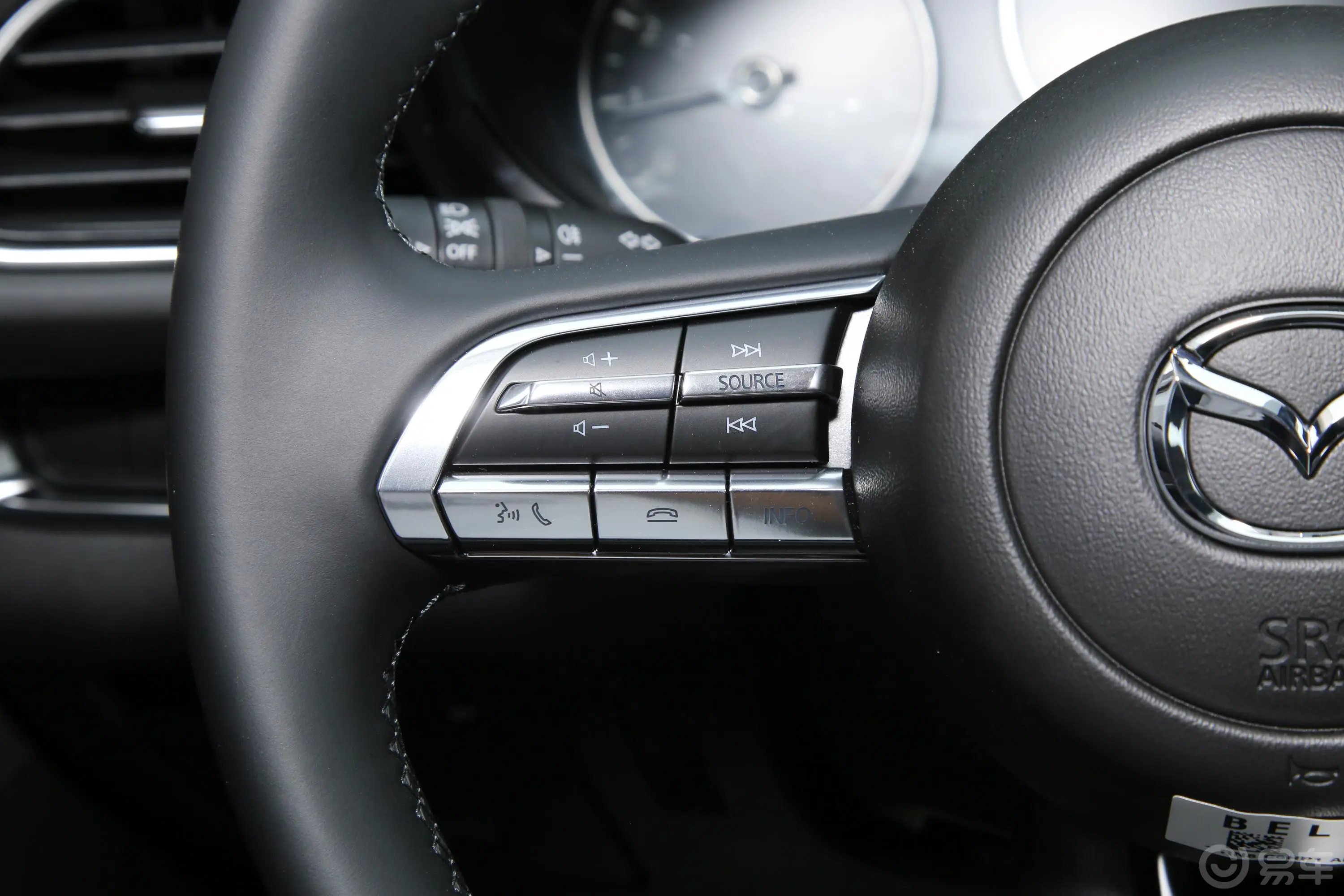 马自达CX-302.0L 自动嘉悦型左侧方向盘功能按键