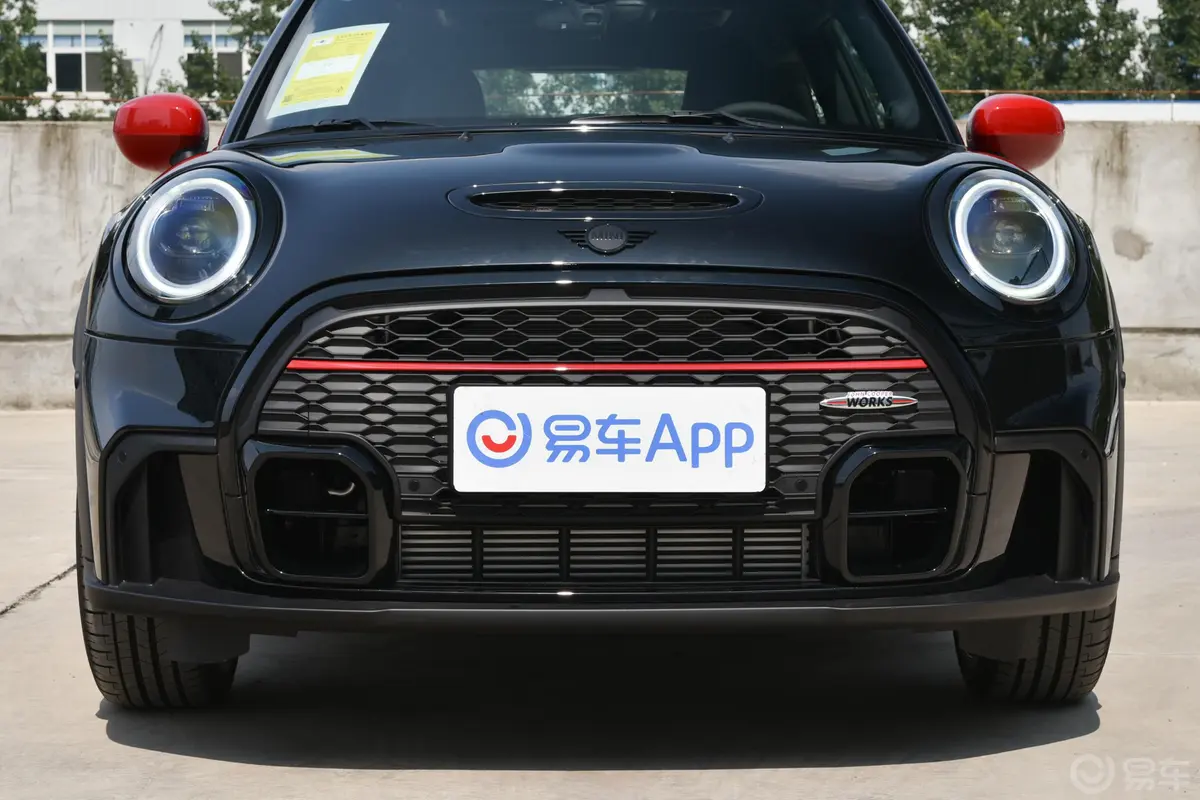 MINI JCW2.0T JOHN COOPER WORKS Pat Moss纪念版外观细节