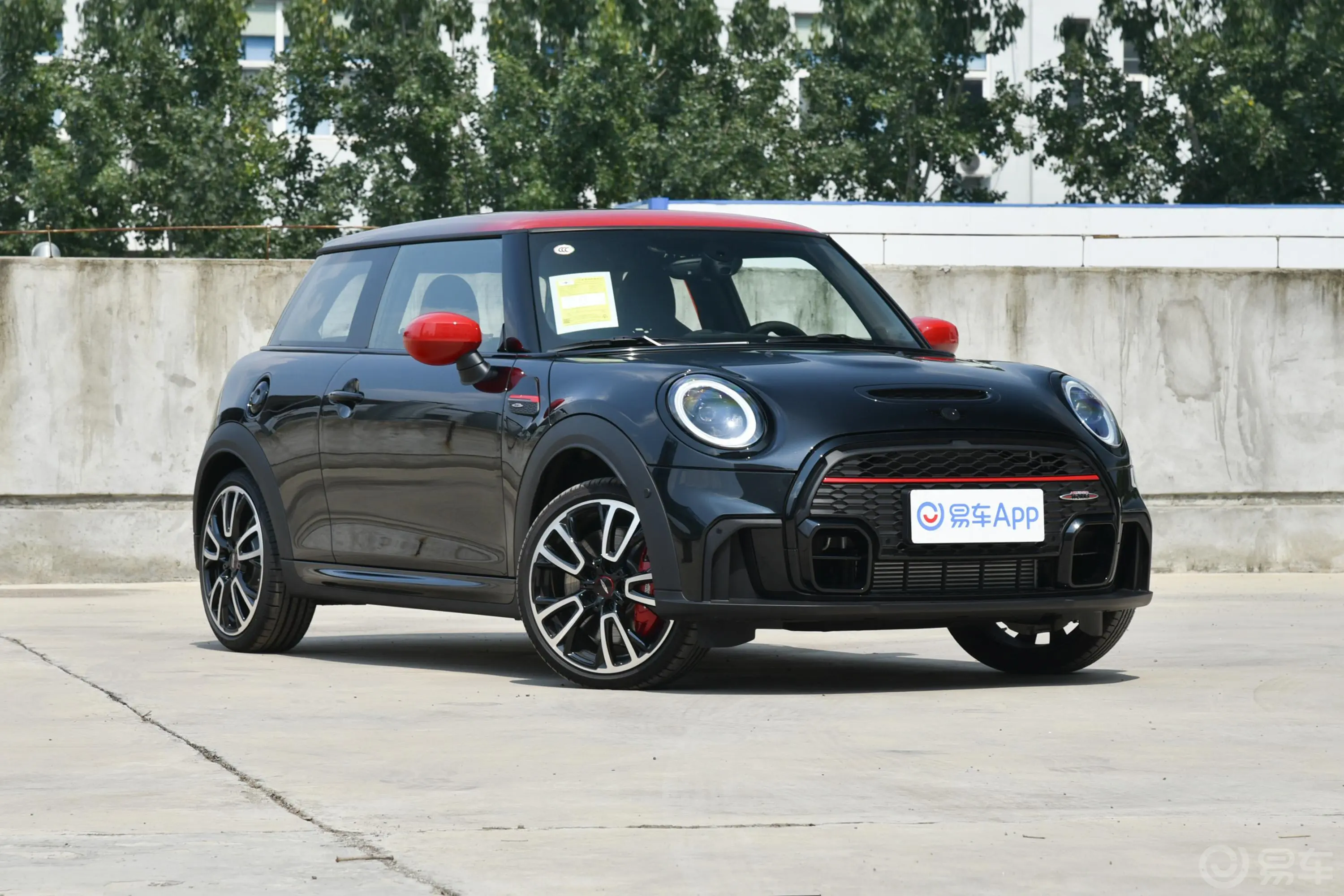 MINI JCW2.0T JOHN COOPER WORKS Pat Moss纪念版外观细节