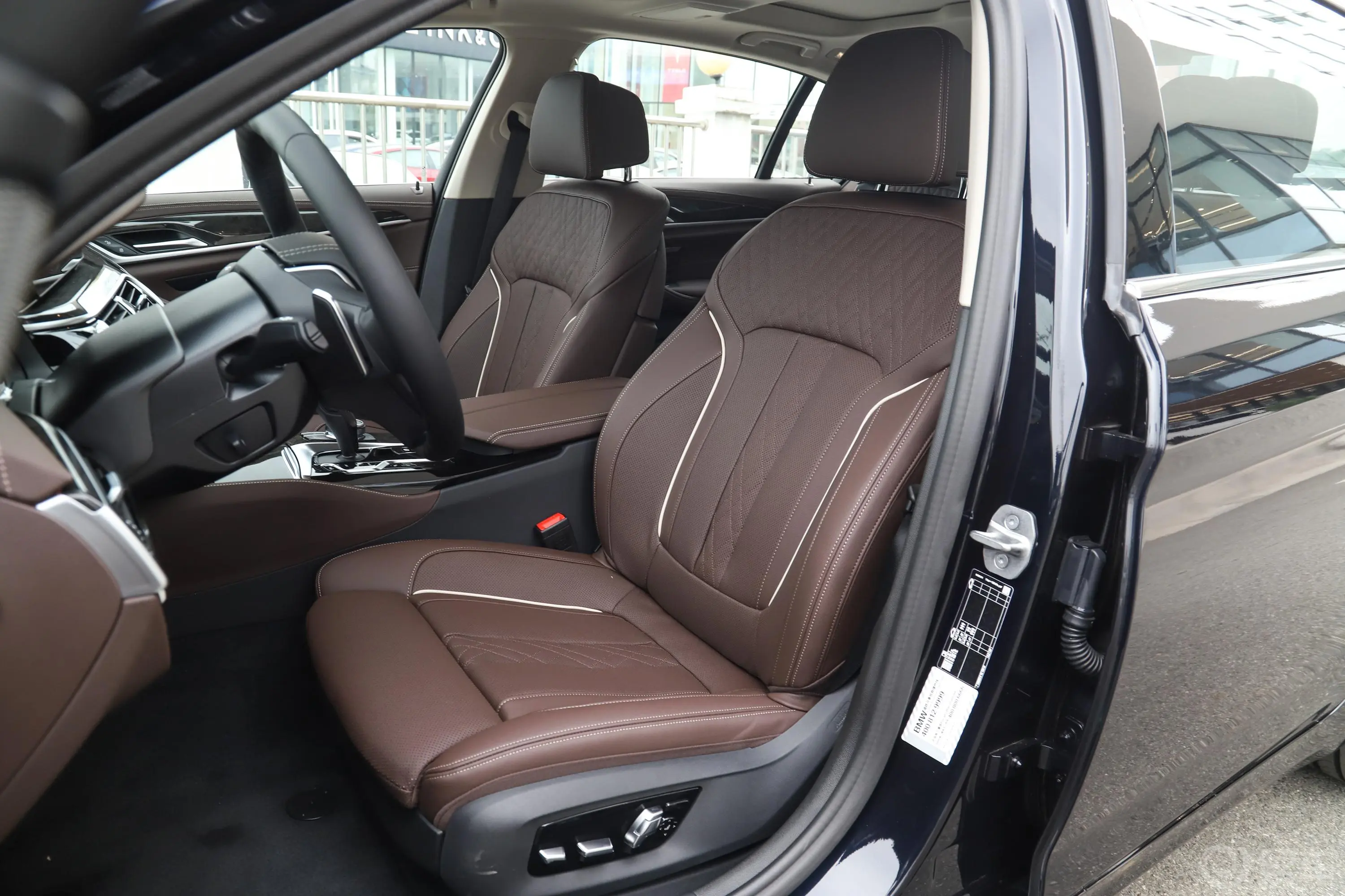 宝马5系改款三 530Li 尊享型 豪华套装驾驶员座椅