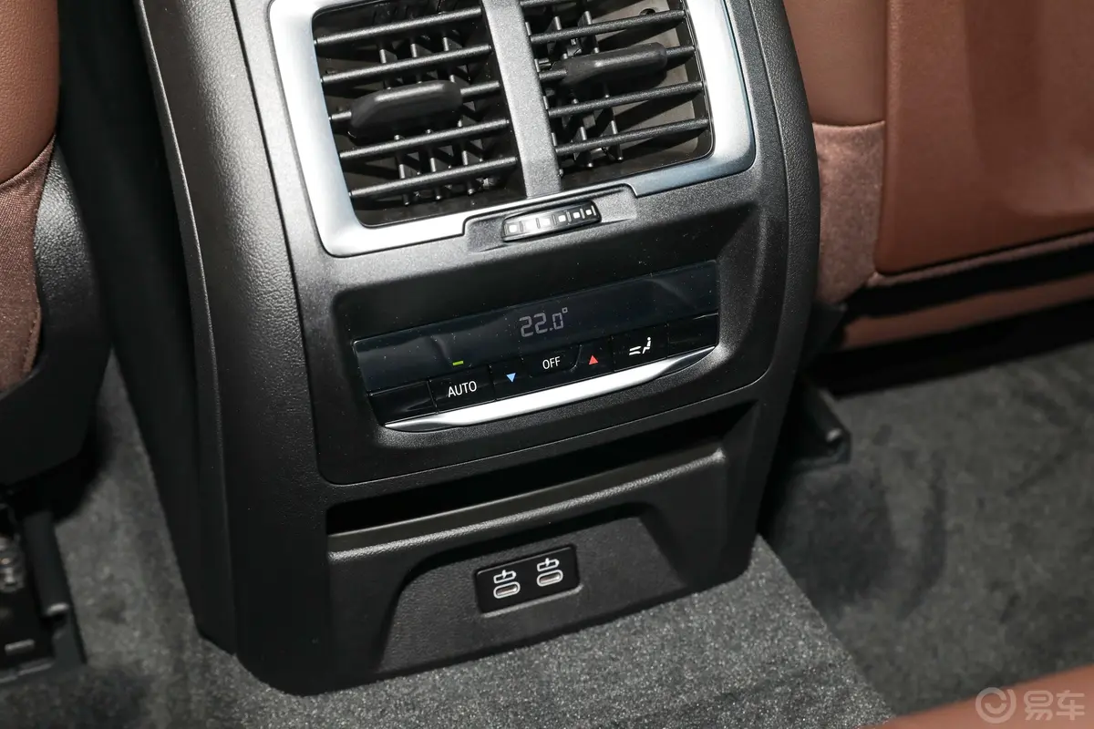 宝马X3改款 xDrive25i M运动套装后排空调控制键