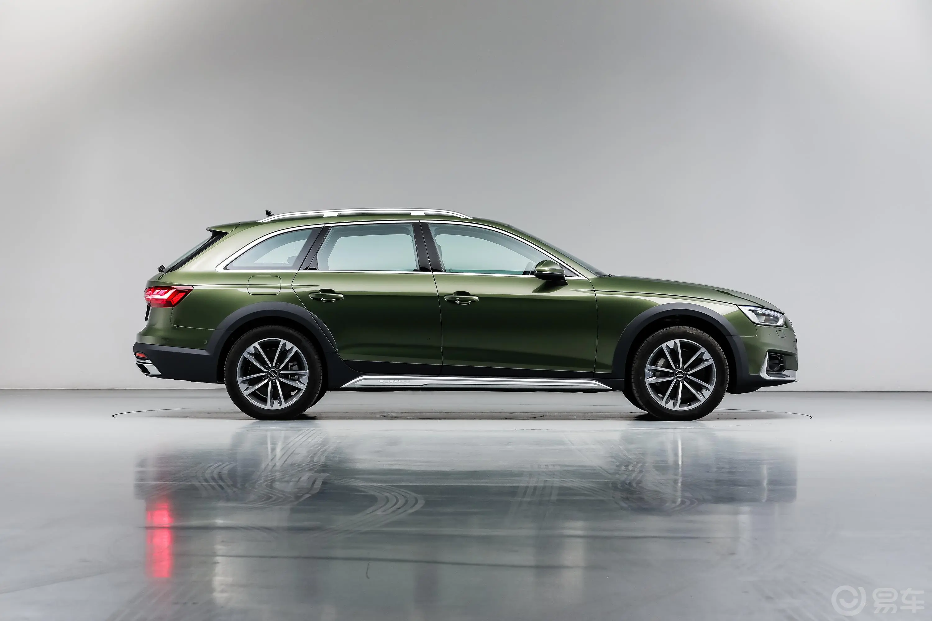 奥迪A4(进口)allroad quattro正侧车头向右水平