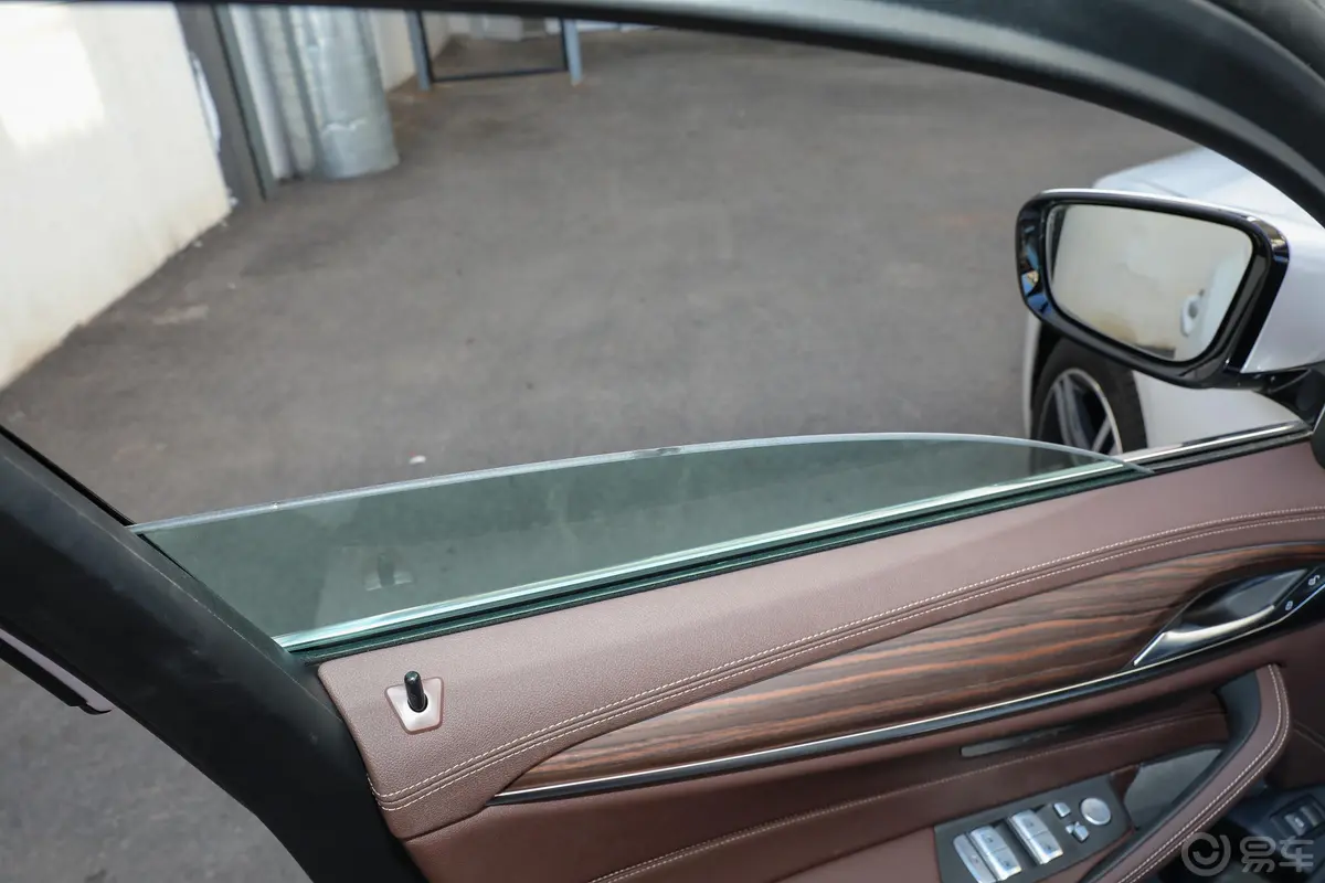 宝马5系改款二 530Li xDrive 豪华套装主驾驶位