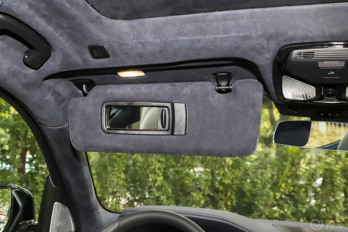 宝马X750周年版 xDrive M50i驾驶位遮阳板