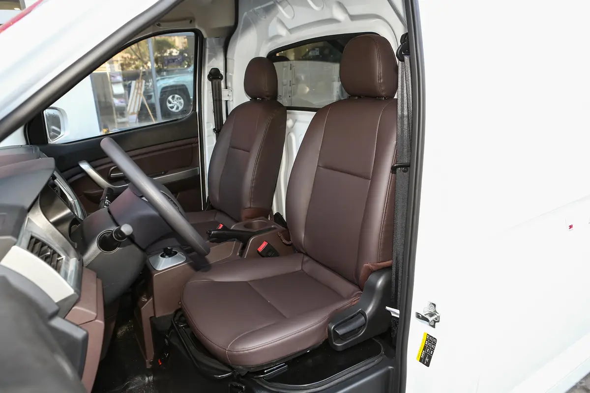 博腾V2 EV封窗厢货 标准型 河南锂动电池驾驶员座椅