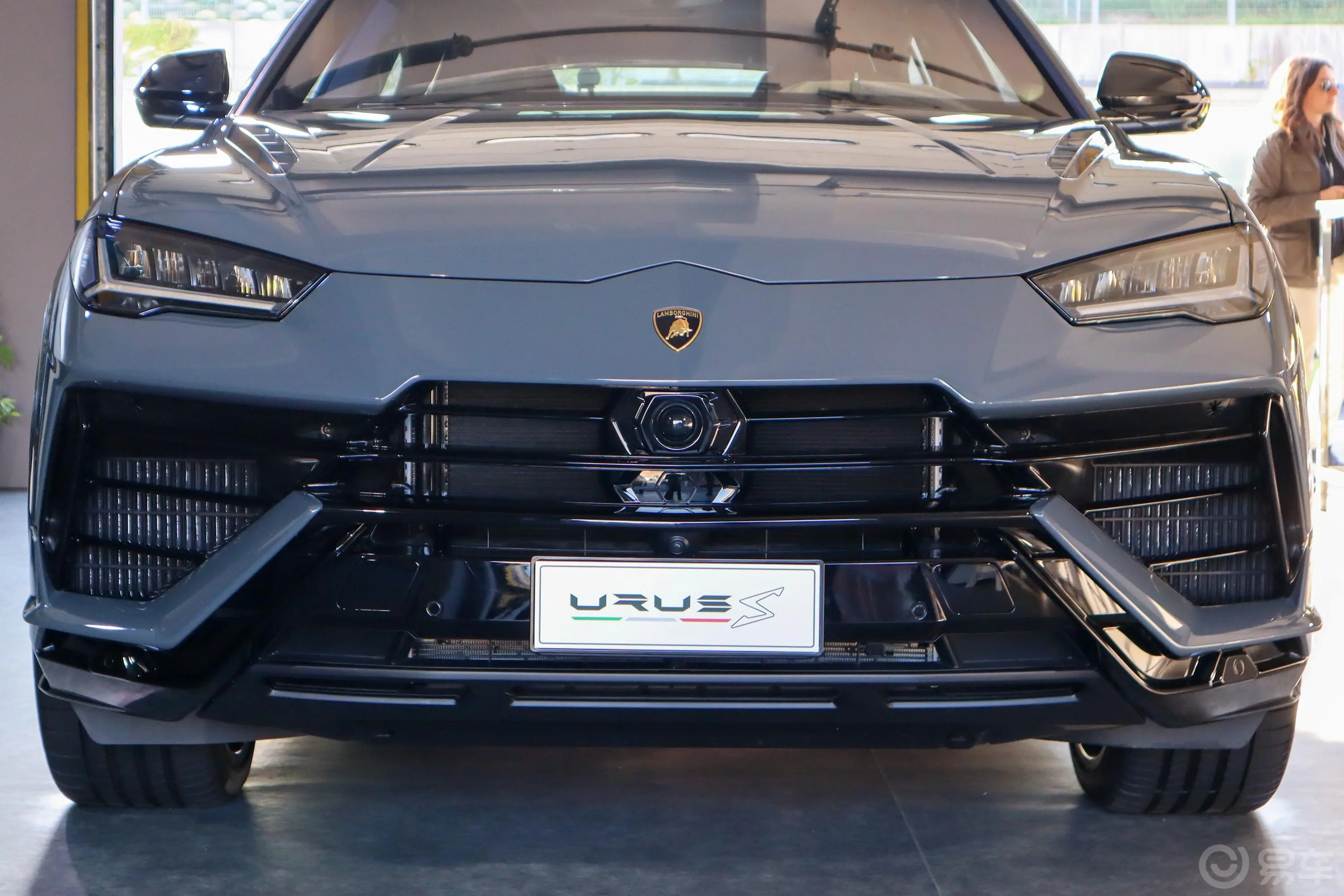 Urus4.0T V8 S外观细节