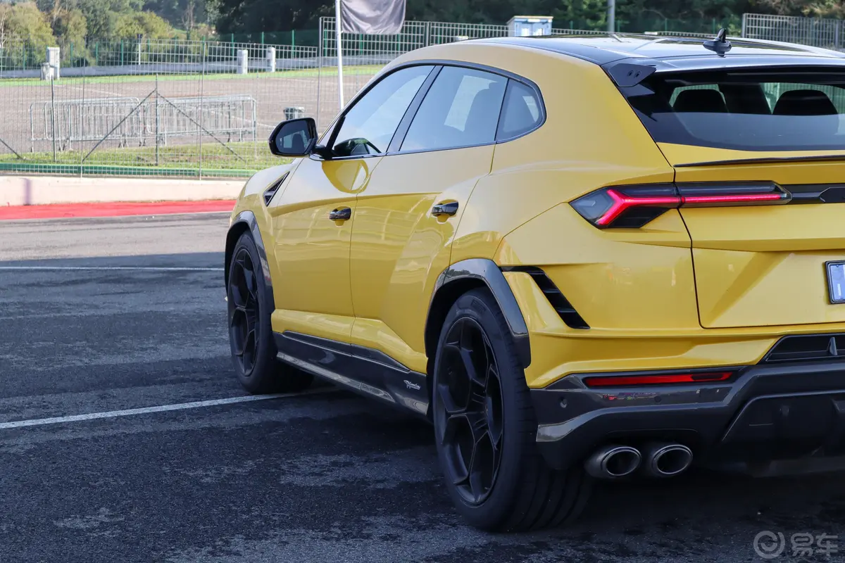 Urus4.0T V8 Performante外观细节