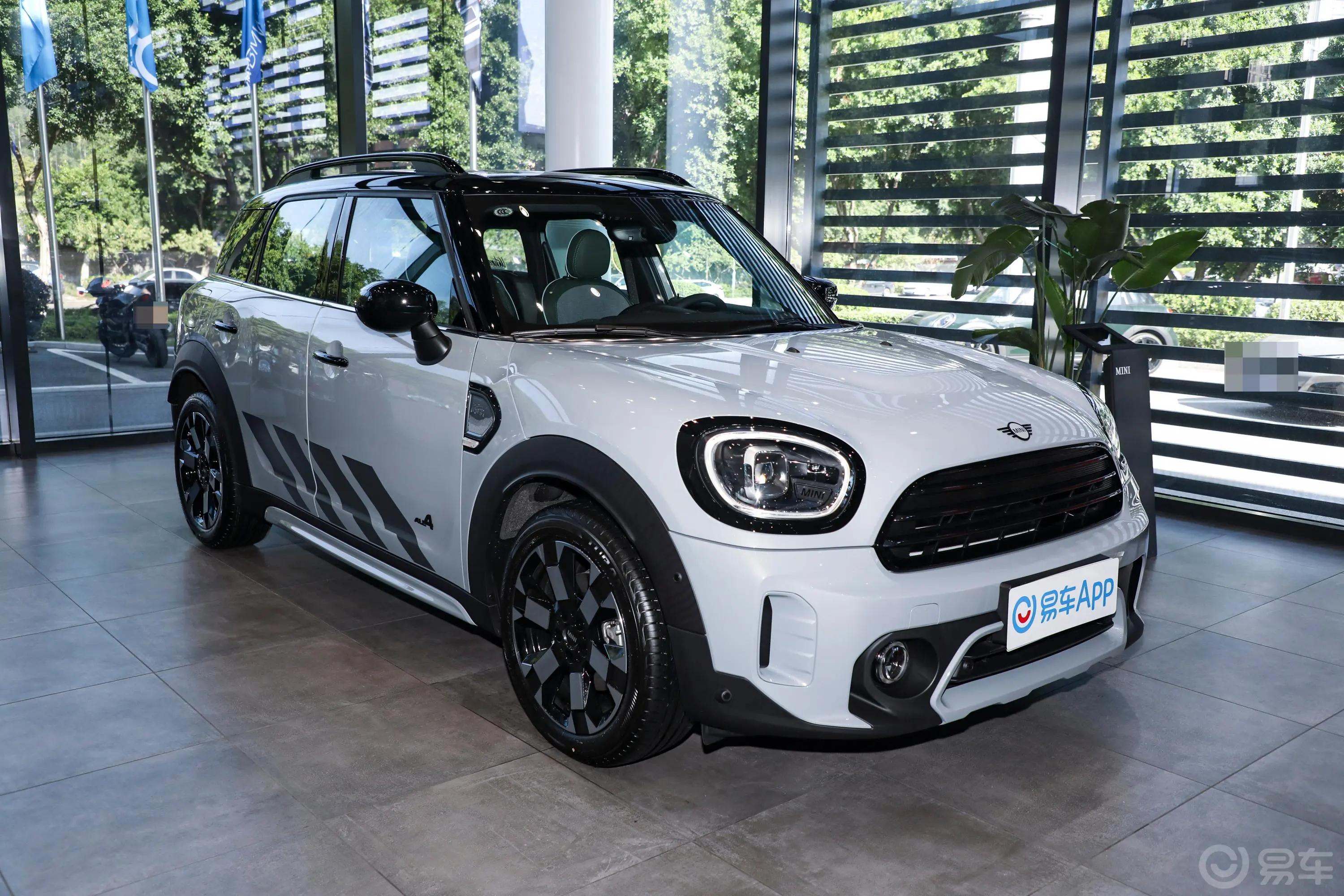 MINI COUNTRYMAN1.5T COOPER ALL4 不羁特别版侧前45度车头向右水平