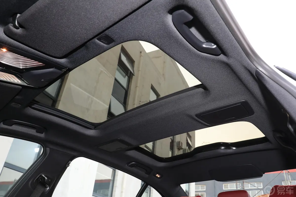 宝马5系改款二 530Li xDrive M运动套装天窗内拍关闭
