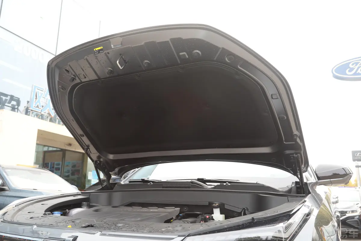 长安欧尚Z61.5T 双离合智领型城市版发动机舱盖内侧