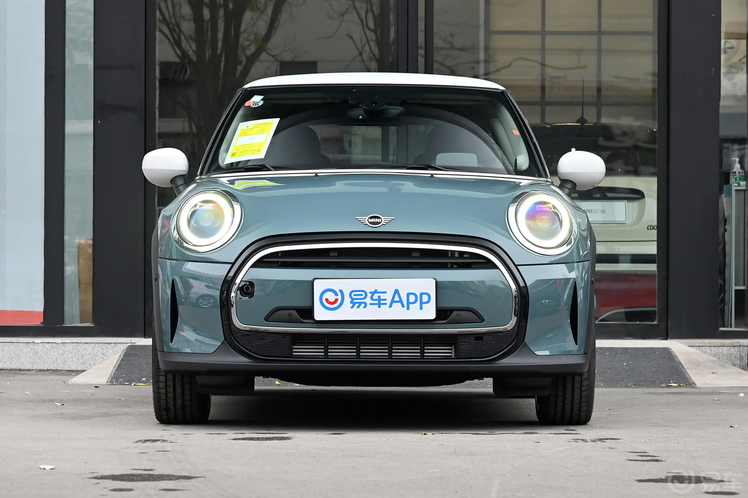 MINI1.5T COOPER 弧光特别版正前水平