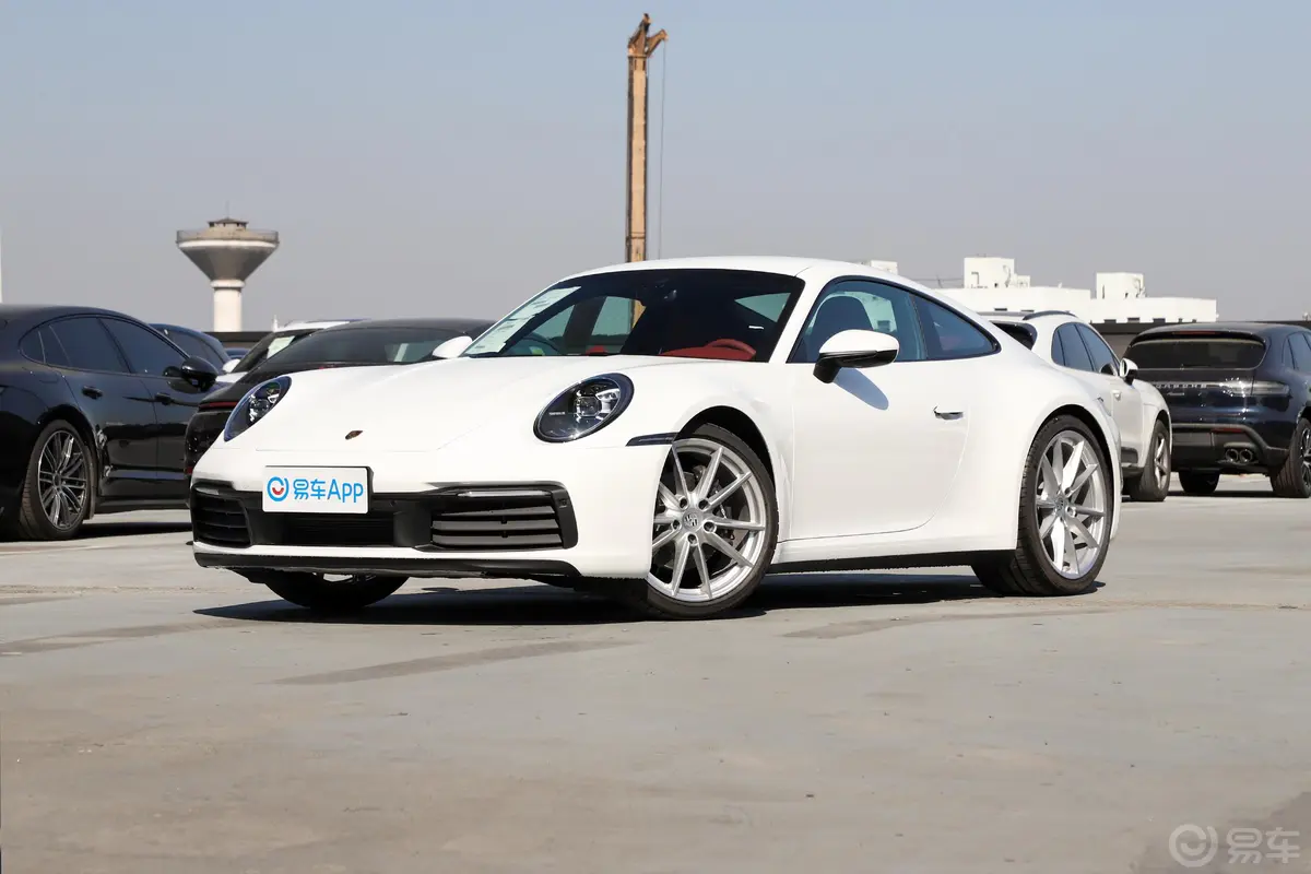 保时捷911Carrera 3.0T侧前45度车头向左水平