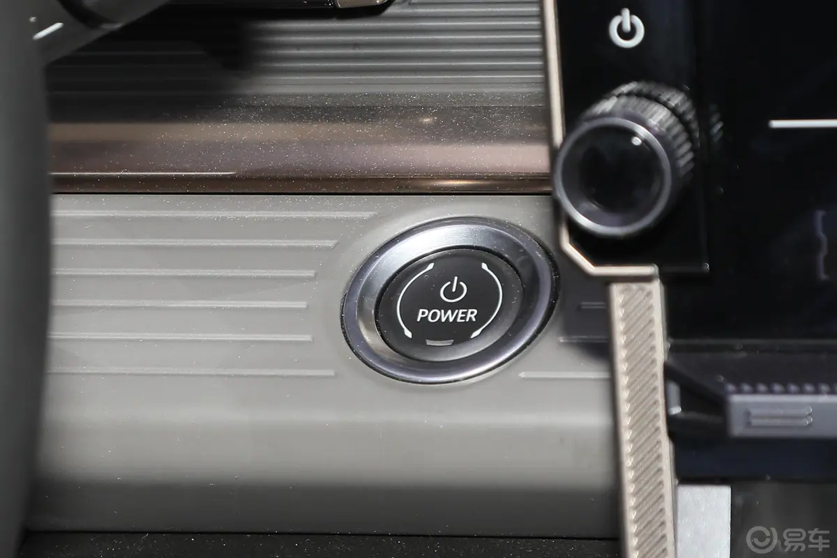 HUMMER EV SUV顶配版钥匙孔或一键启动按键