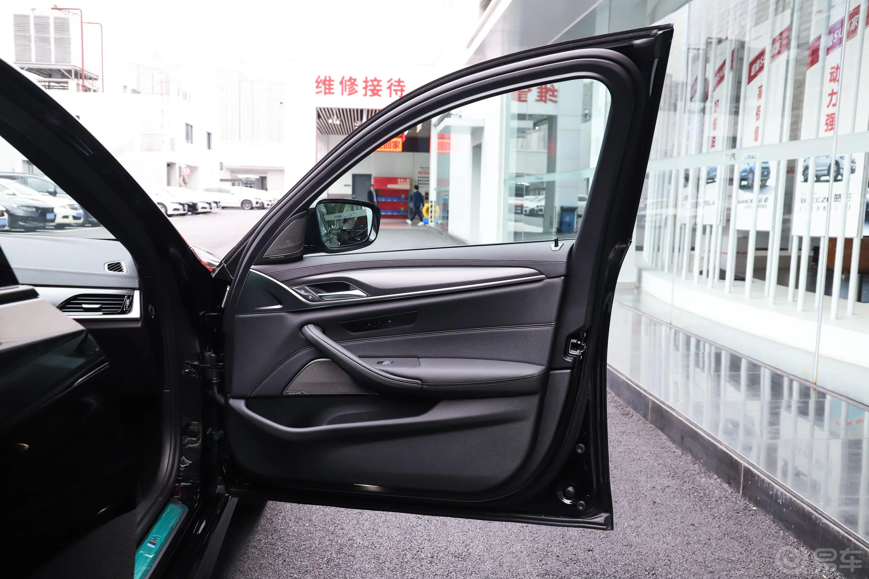 宝马5系(进口)改款二 530i 风尚版 M运动套装副驾驶员车门