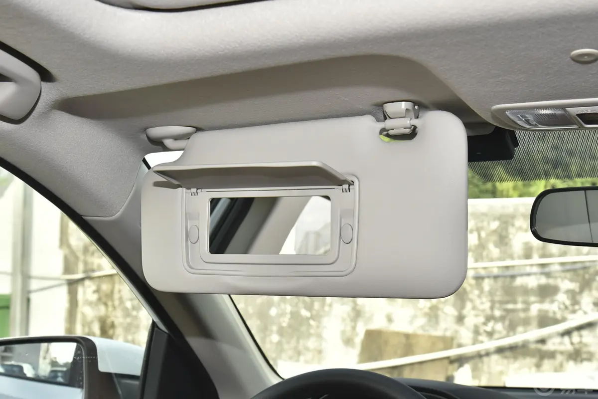 享域锐·混动 1.5L E-CVT 净畅版驾驶位遮阳板