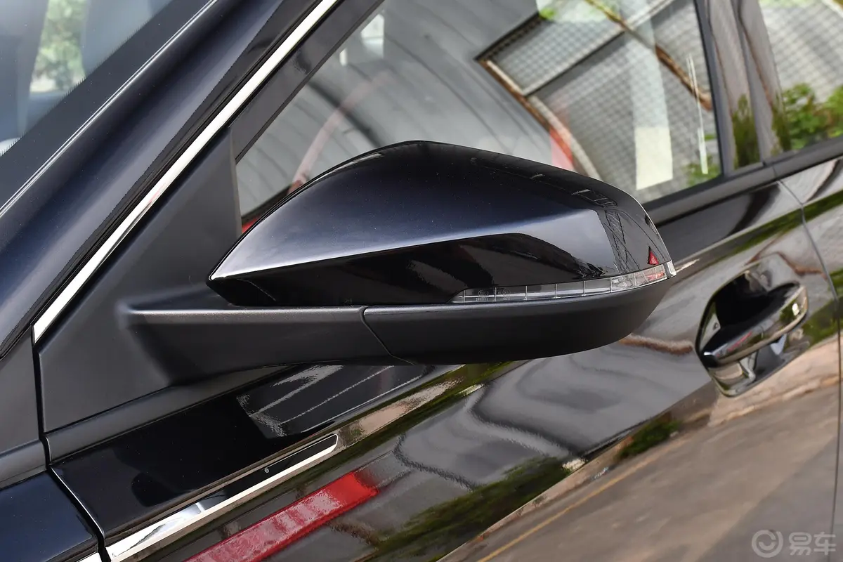奕炫MAX1.5T 超能型爸版主驾驶后视镜背面