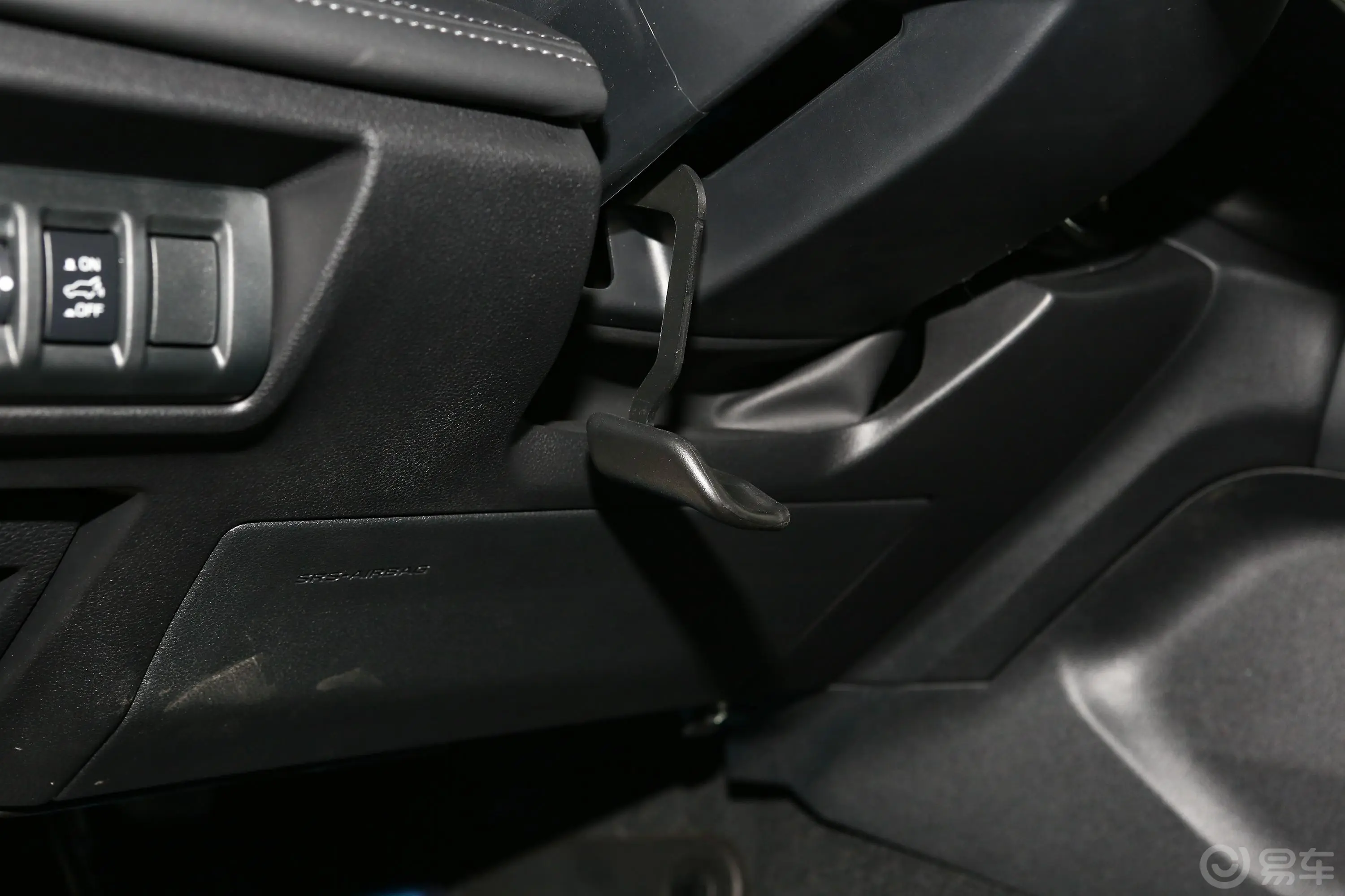 傲虎2.5i AWD运动版Eyesight方向盘调节