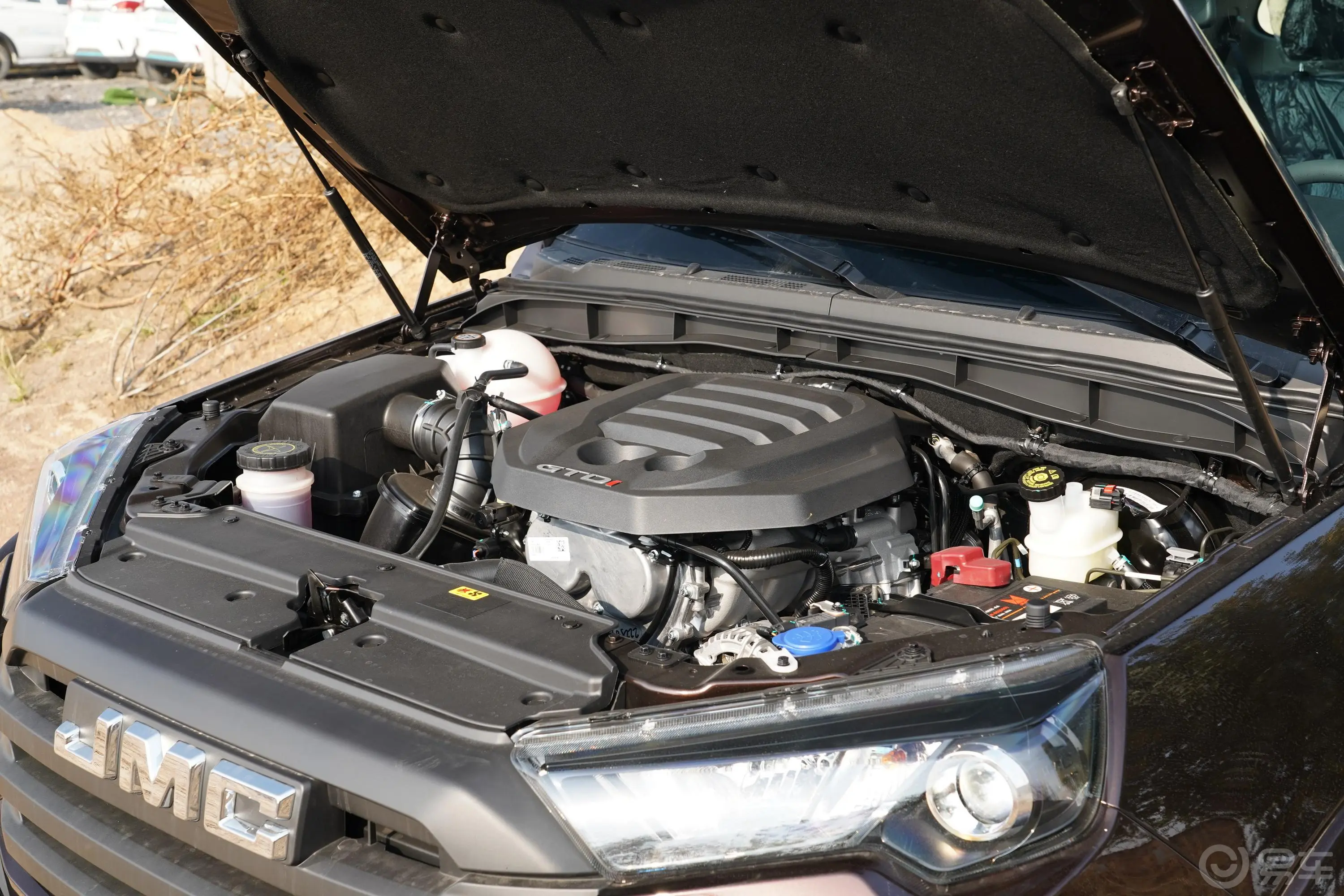 宝典1.8T 两驱标轴舒享版 汽油动力底盘