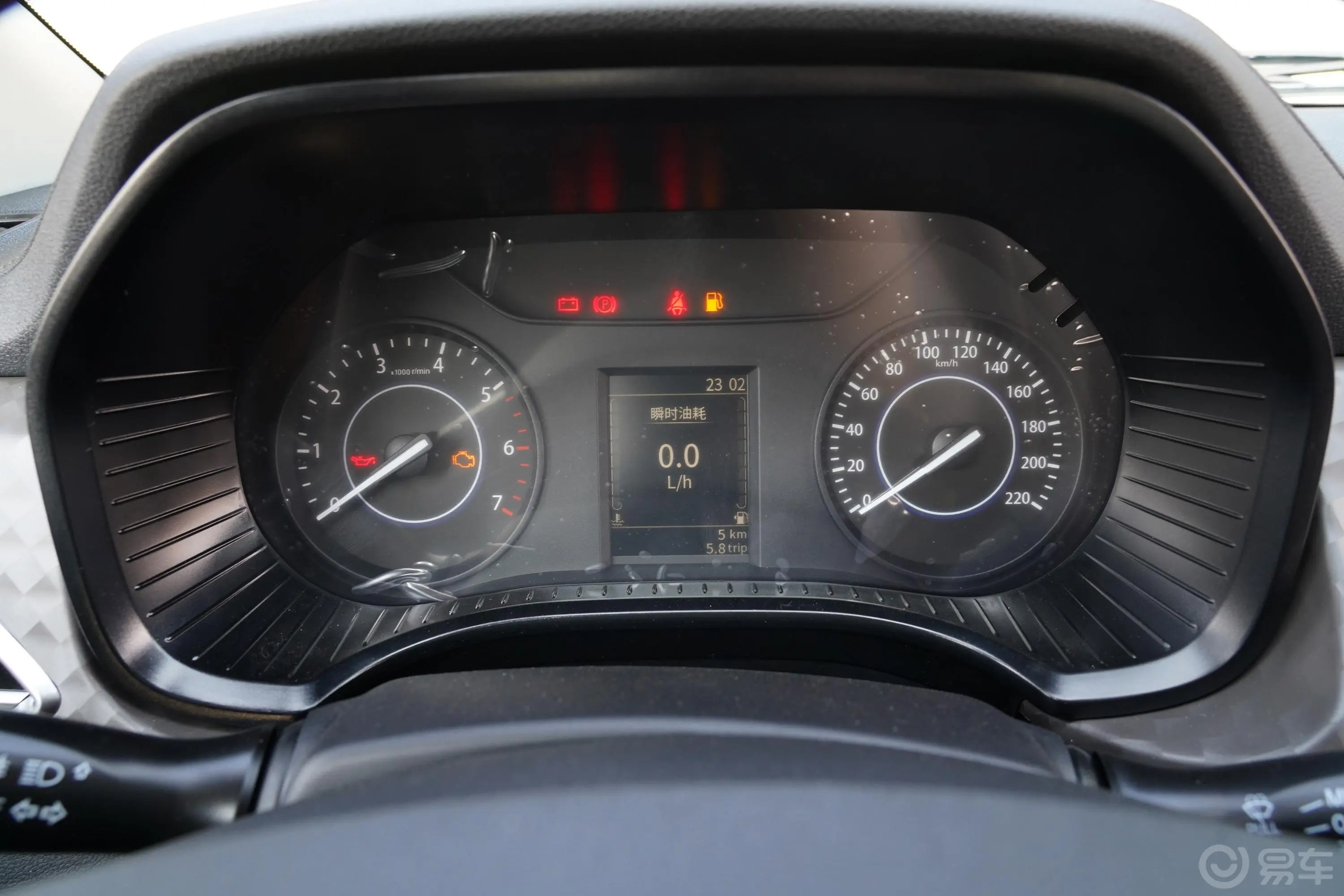 宝典1.8T 两驱标轴舒享版 汽油仪表盘