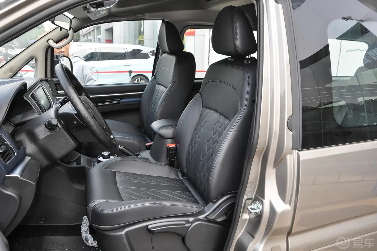 菱智M5 EV普通版 401km 豪华型 7座驾驶员座椅