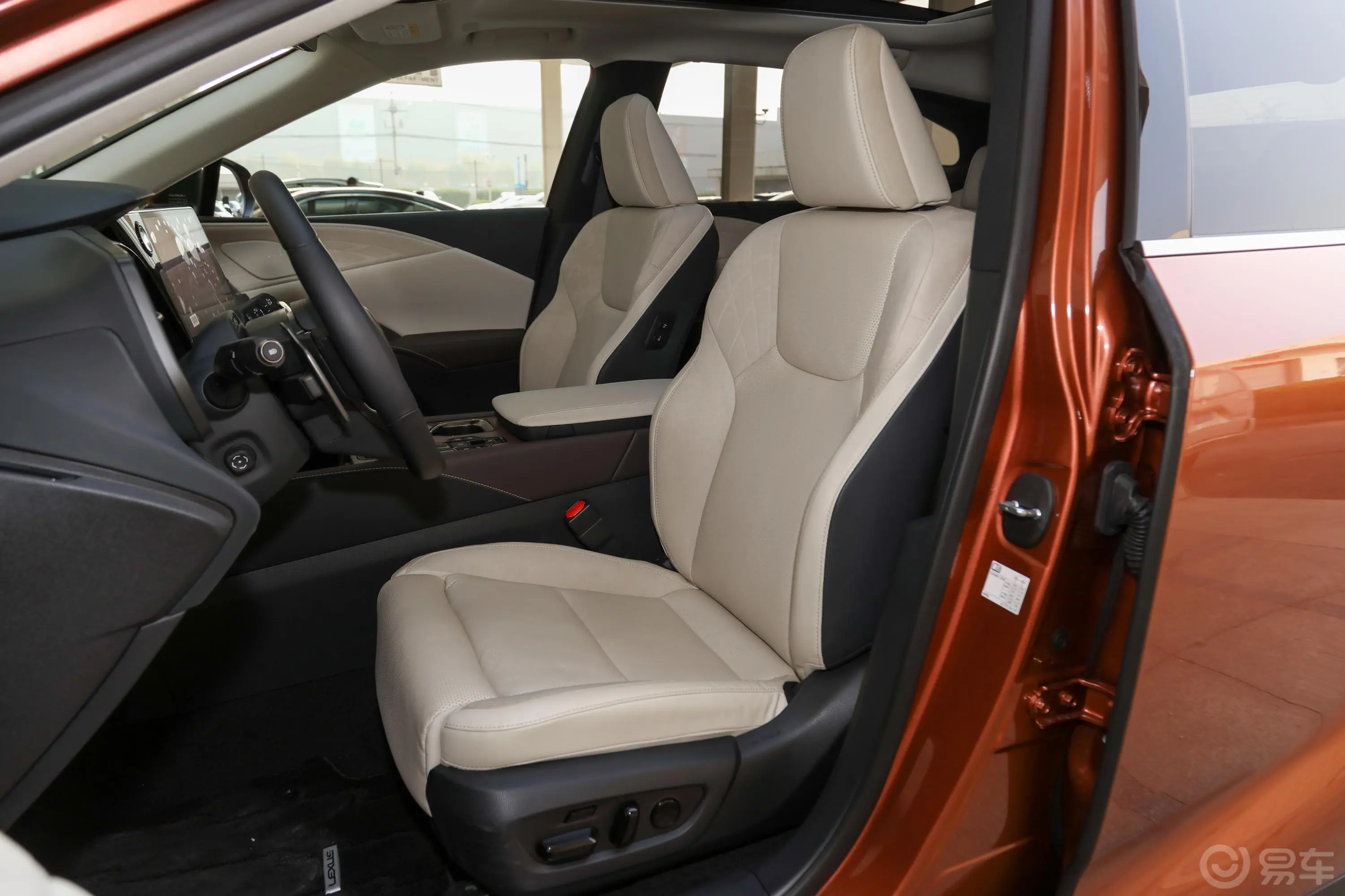 雷克萨斯RX 插电混动450h+ 畅享版驾驶员座椅