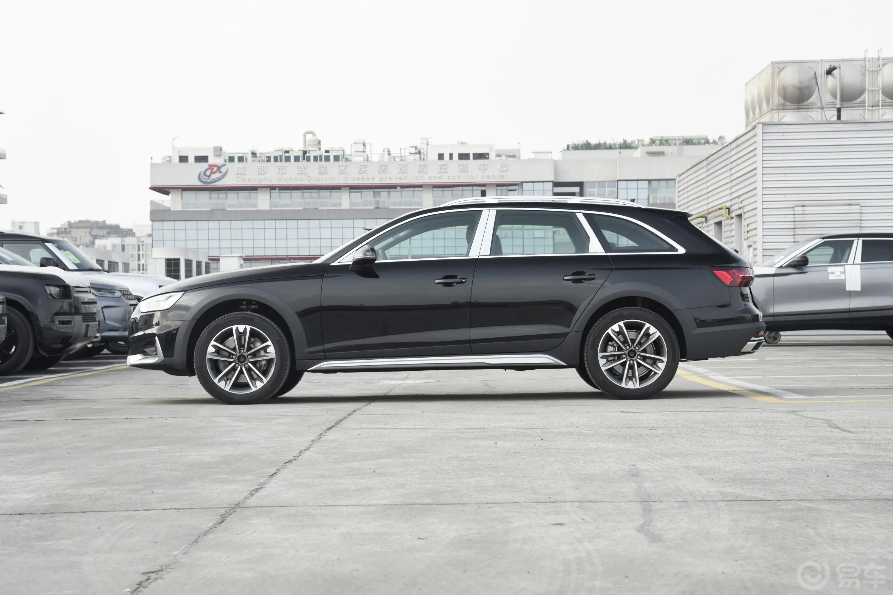 奥迪A4(进口)allroad quattro正侧车头向左水平